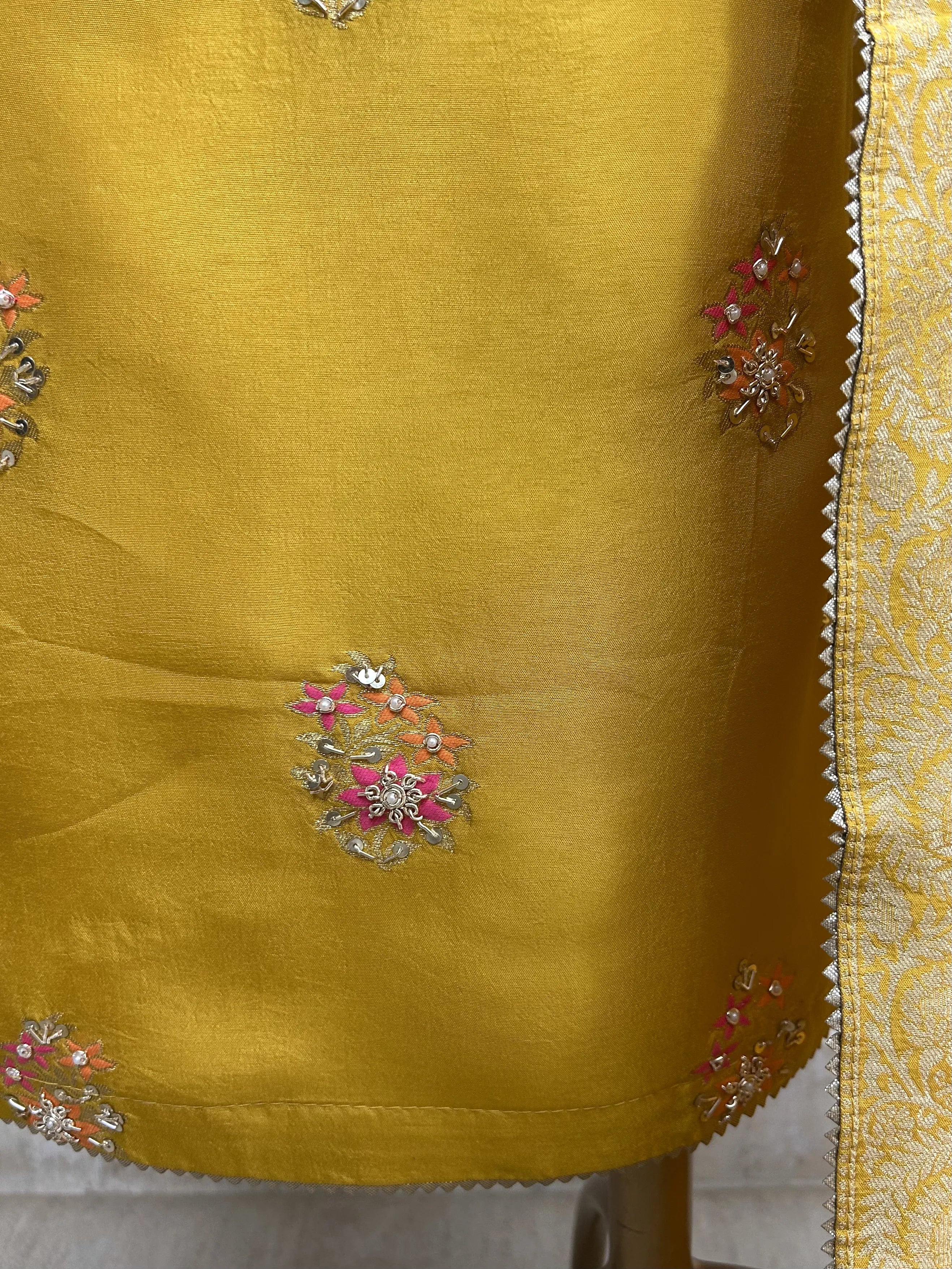 Unstitched Dola Silk Suit Set With Dola Silk Dupatta