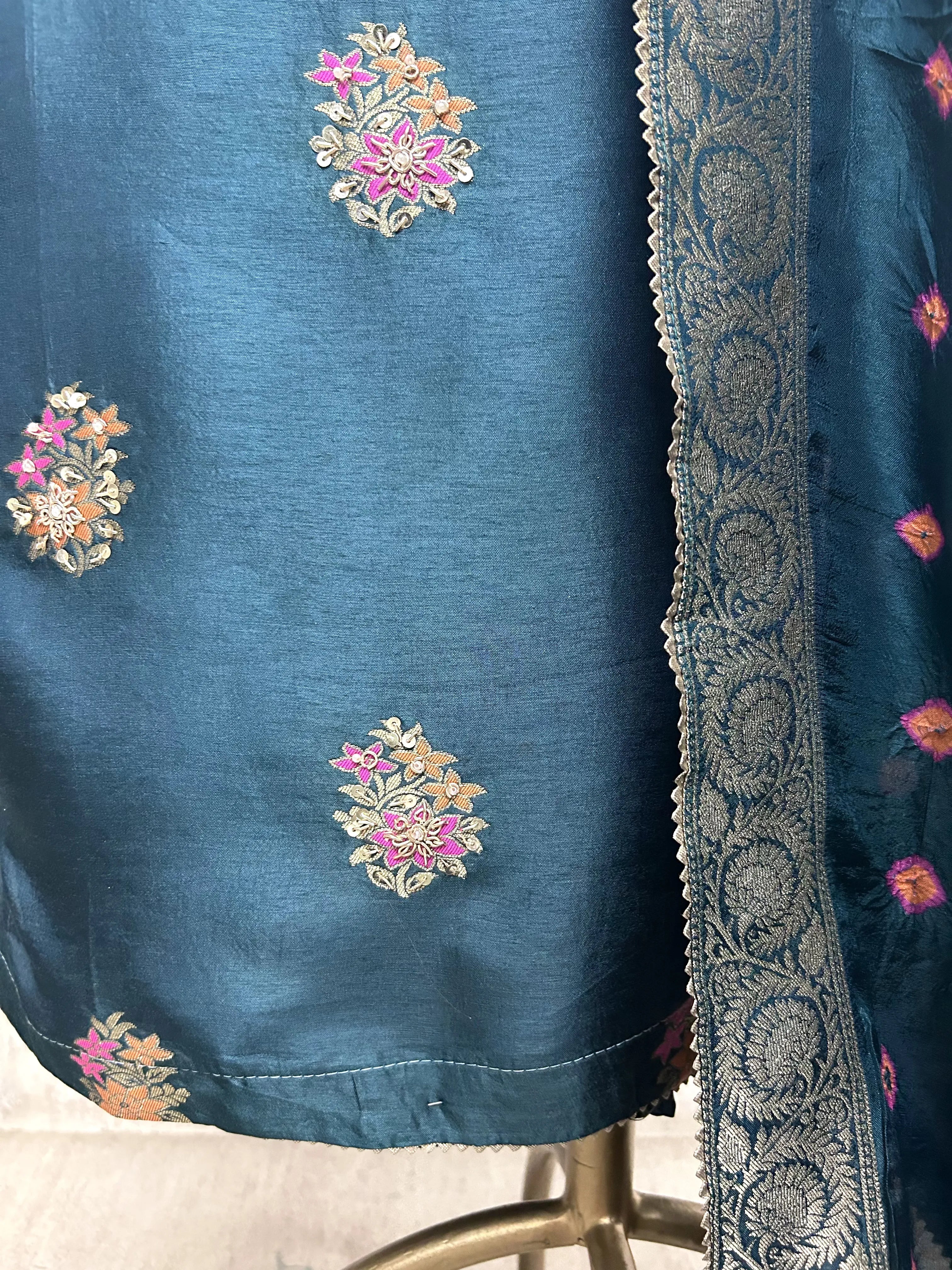 Unstitched Dola Silk Suit Set With Dola Silk Dupatta