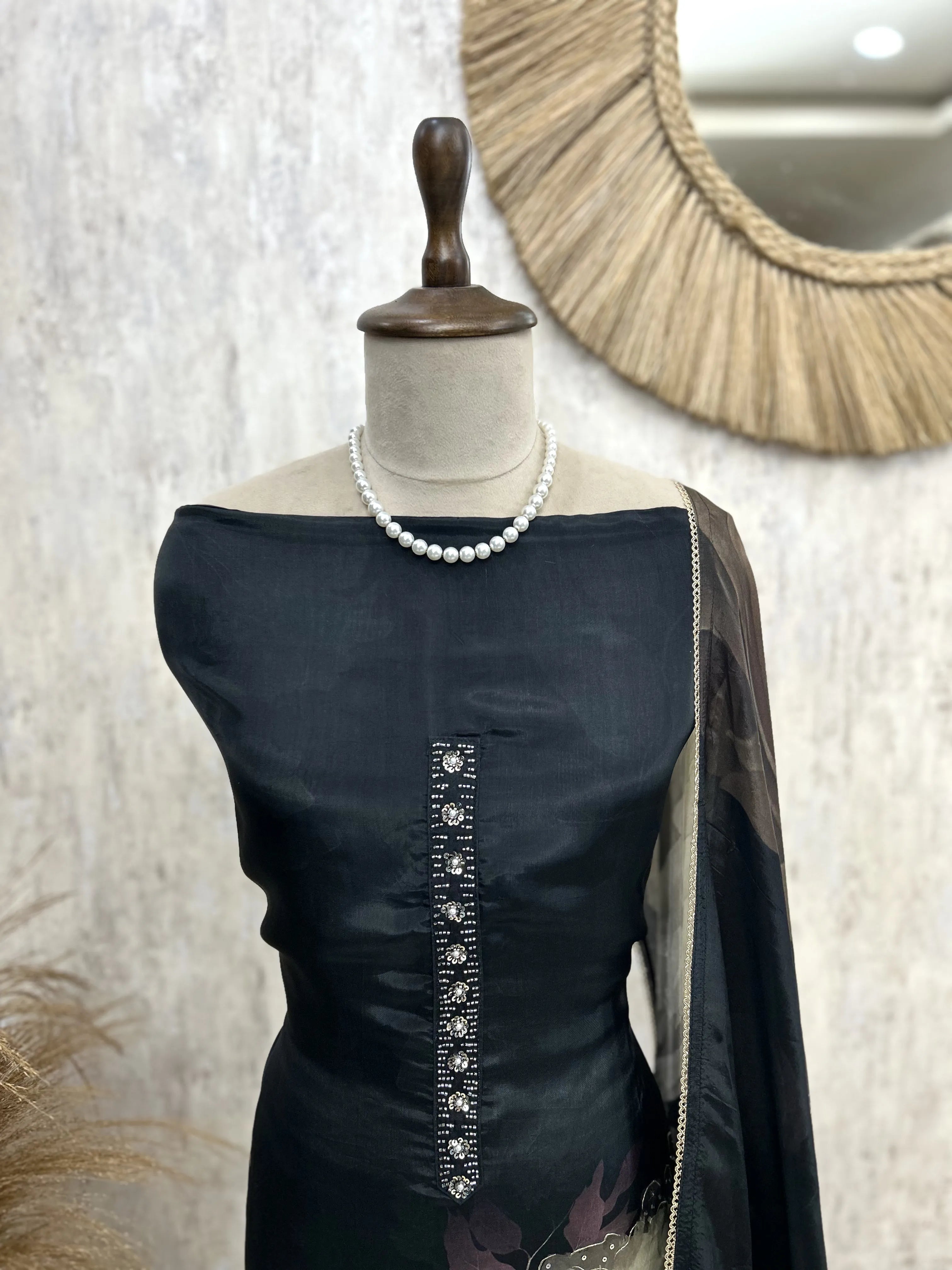Crepe Unstitched Suit Set With Crepe Dupatta
