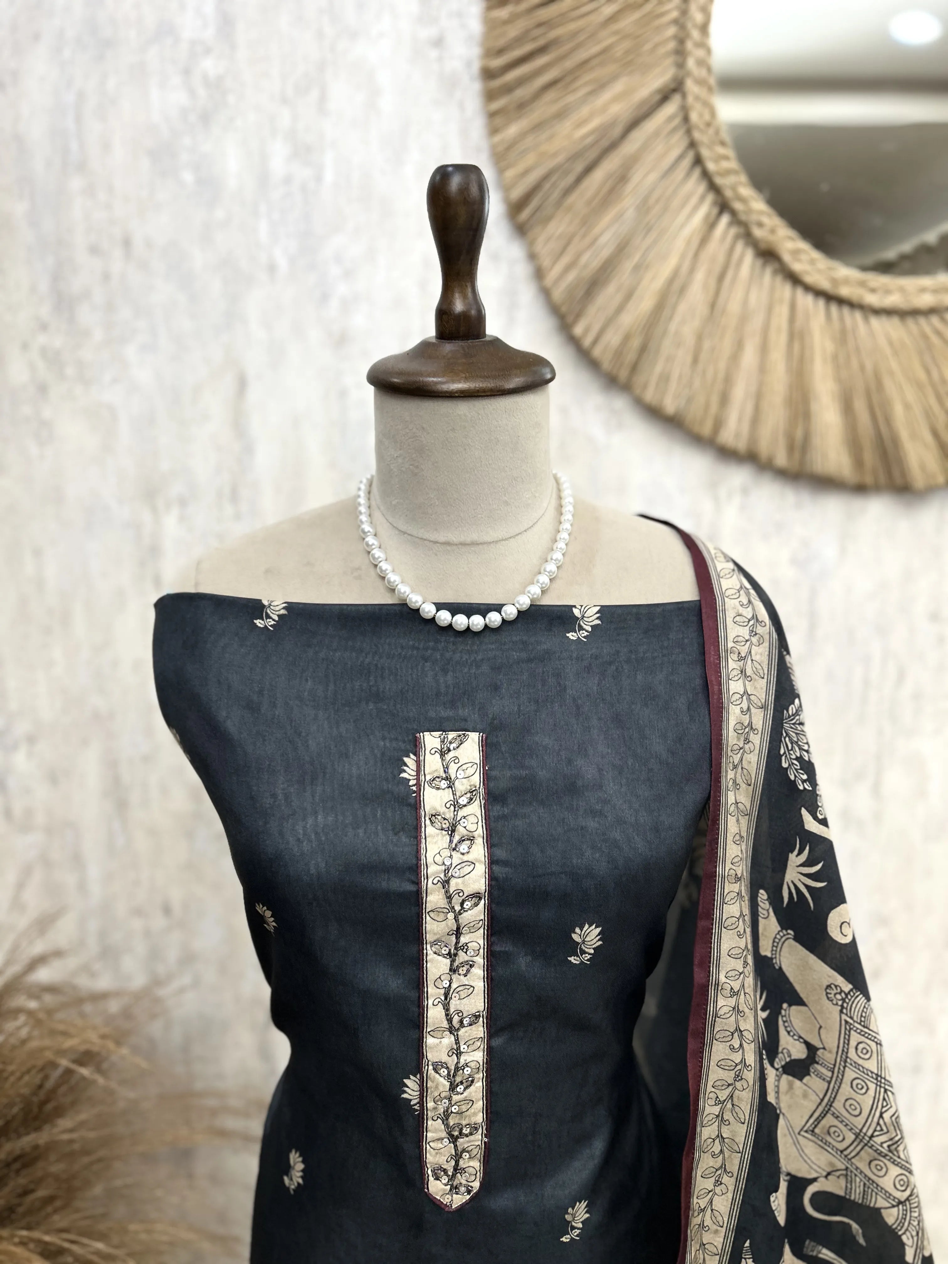 Maheshwari Unstitched Suit Set With Maheshwari Dupatta