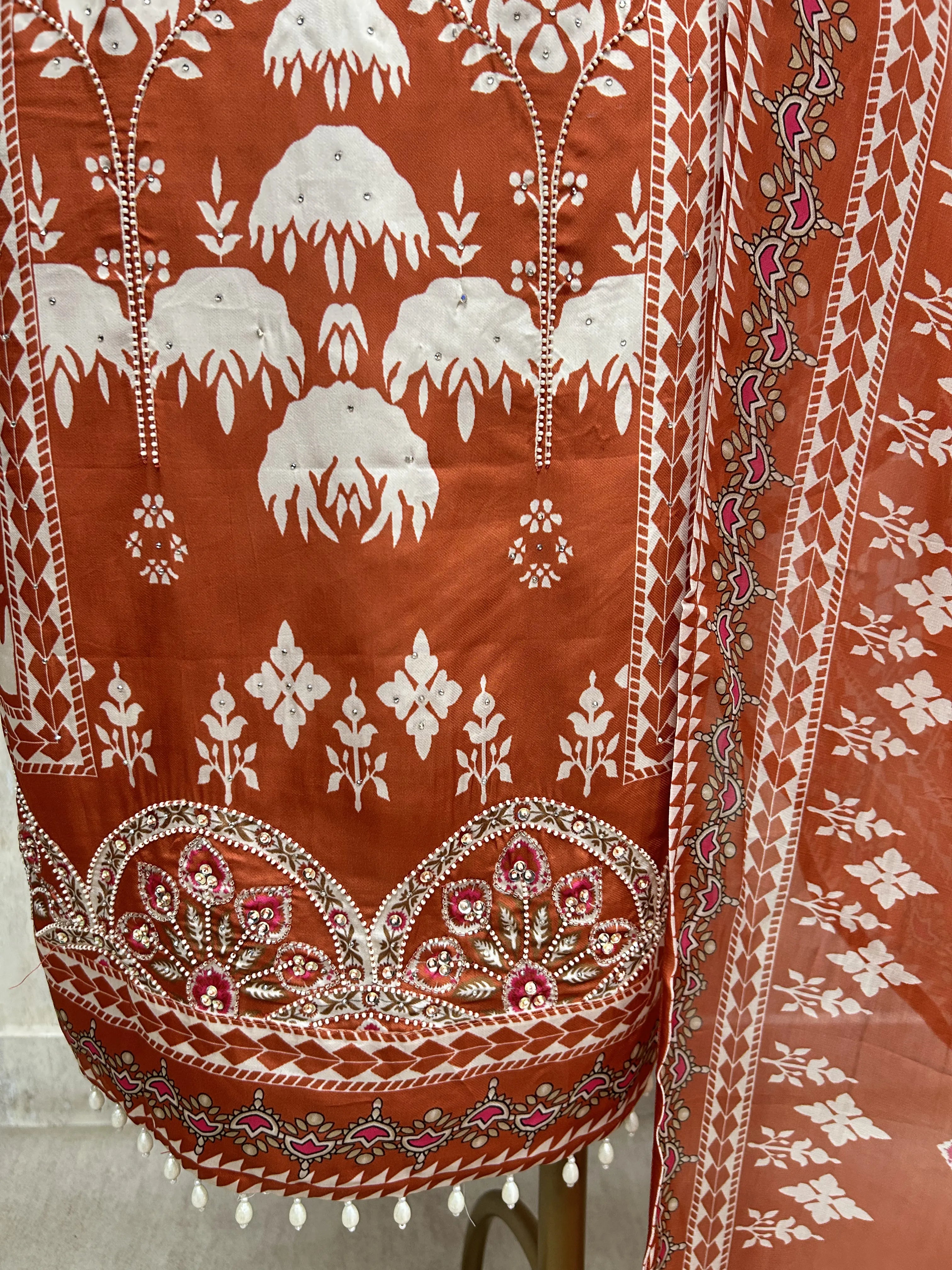 Russian Crepe Unstitched Suit Set Featuring Organza Dupatta
