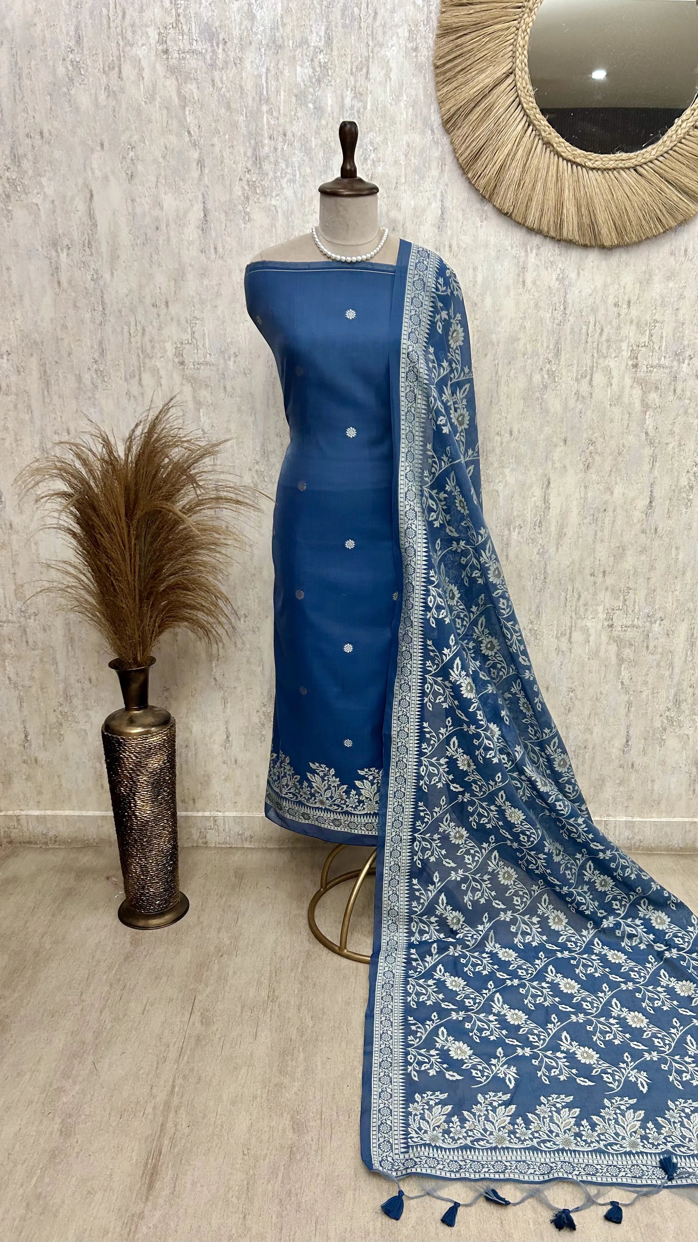 Indigo Jamdani Woven Linen Unstitched Suit Set