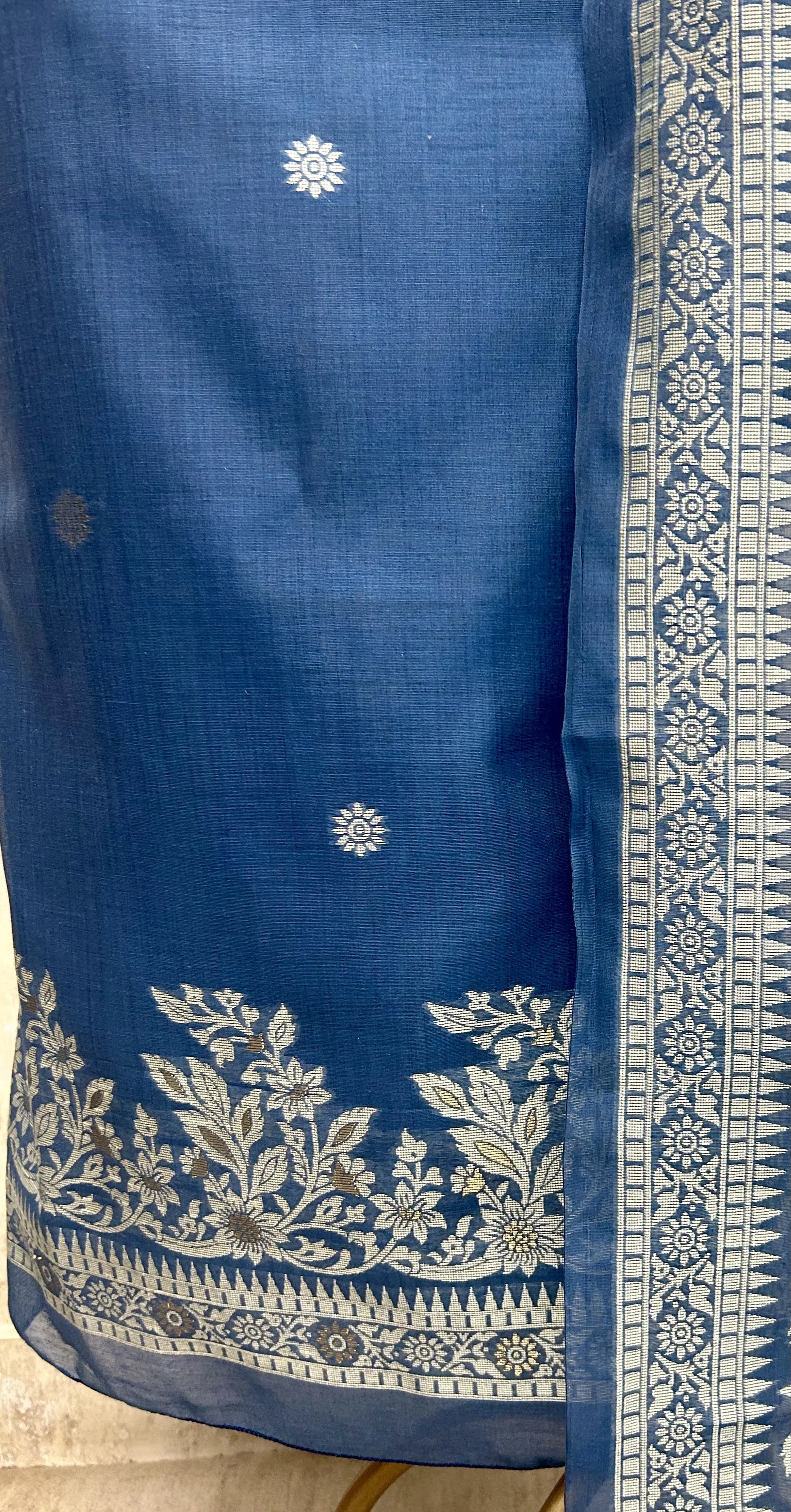 Indigo Jamdani Woven Linen Unstitched Suit Set