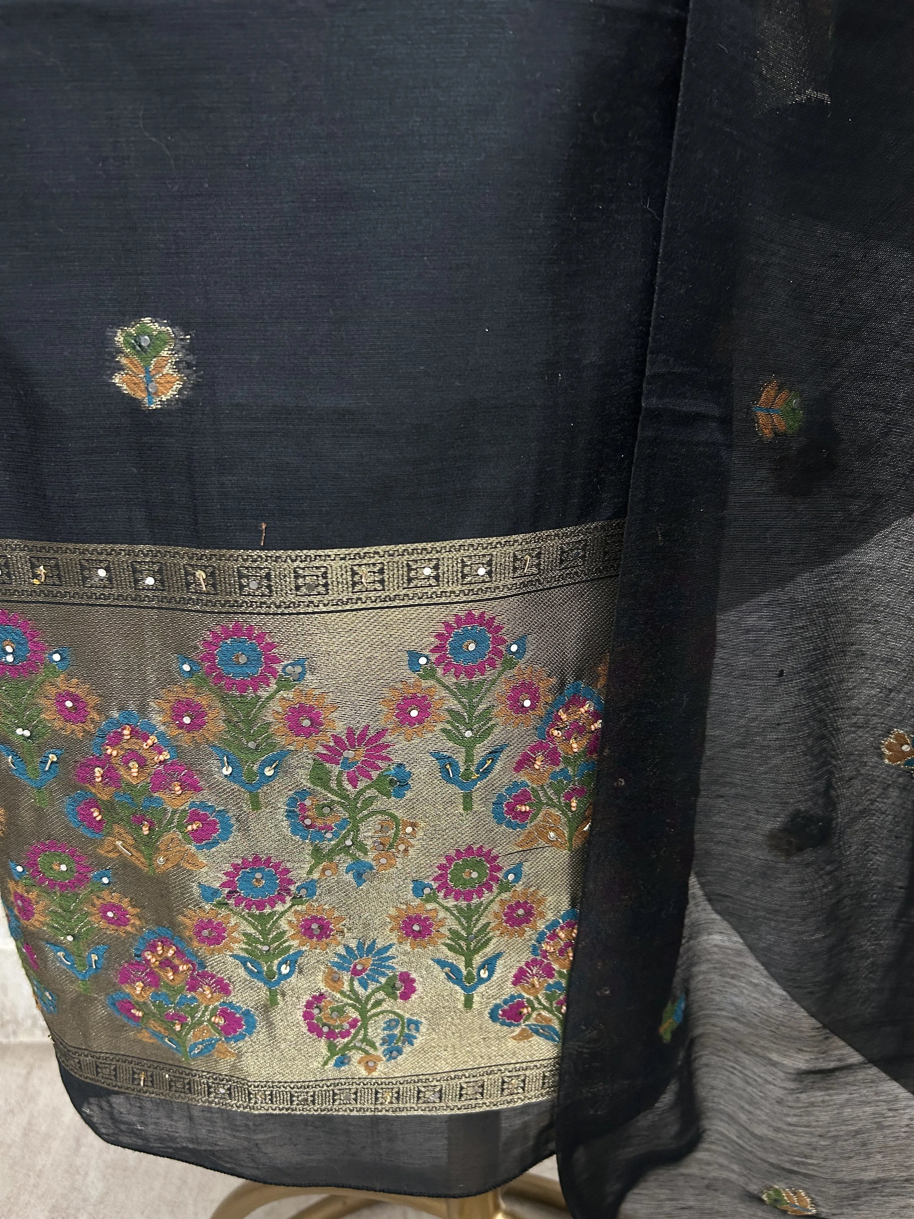 Graceful Maheshwari Unstitched suit