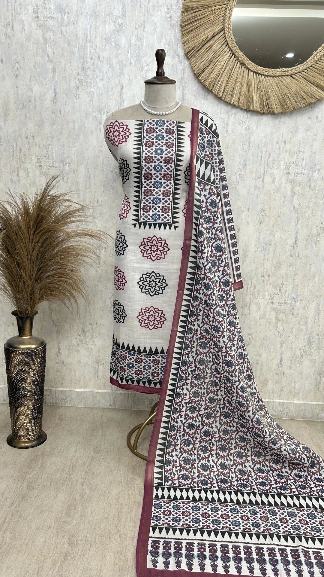 Symmetrical Floral Boota Pattern Jamdani Linen Unstitched Suit Set