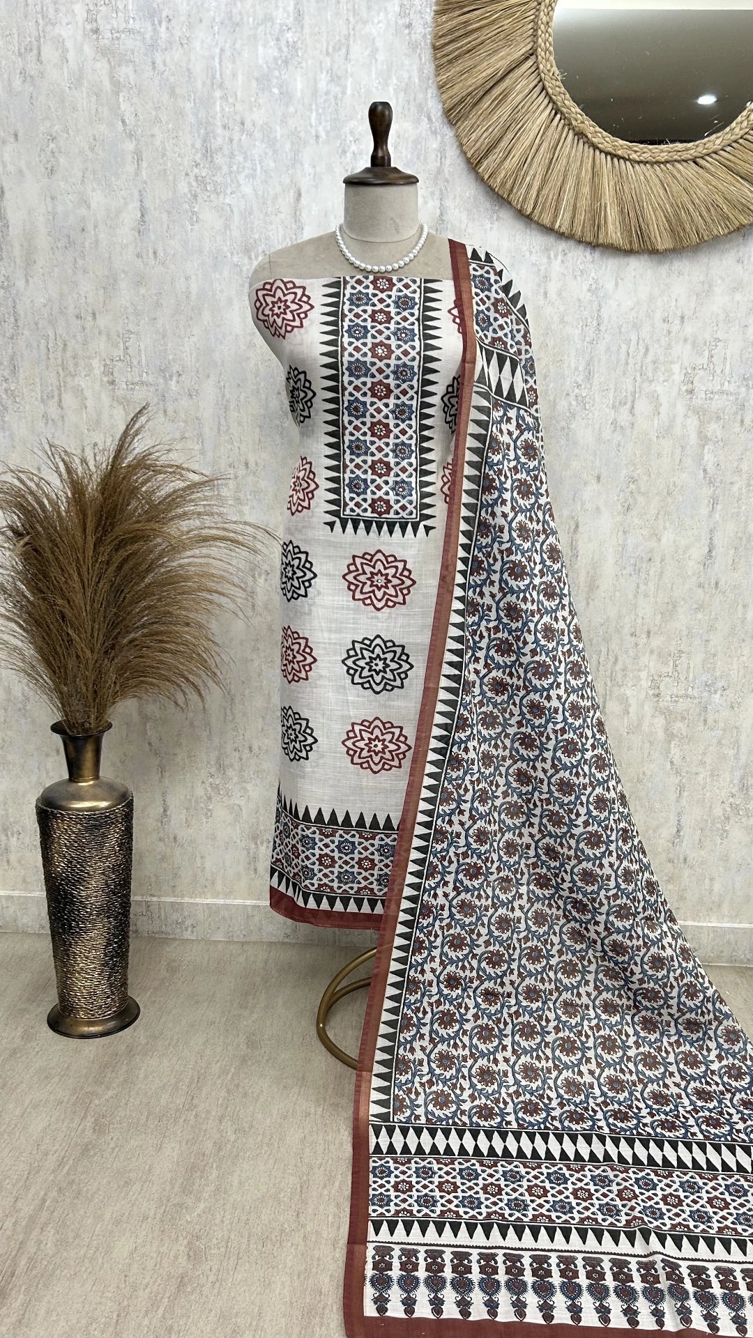 Symmetrical Floral Boota Pattern Jamdani Linen Unstitched Suit Set