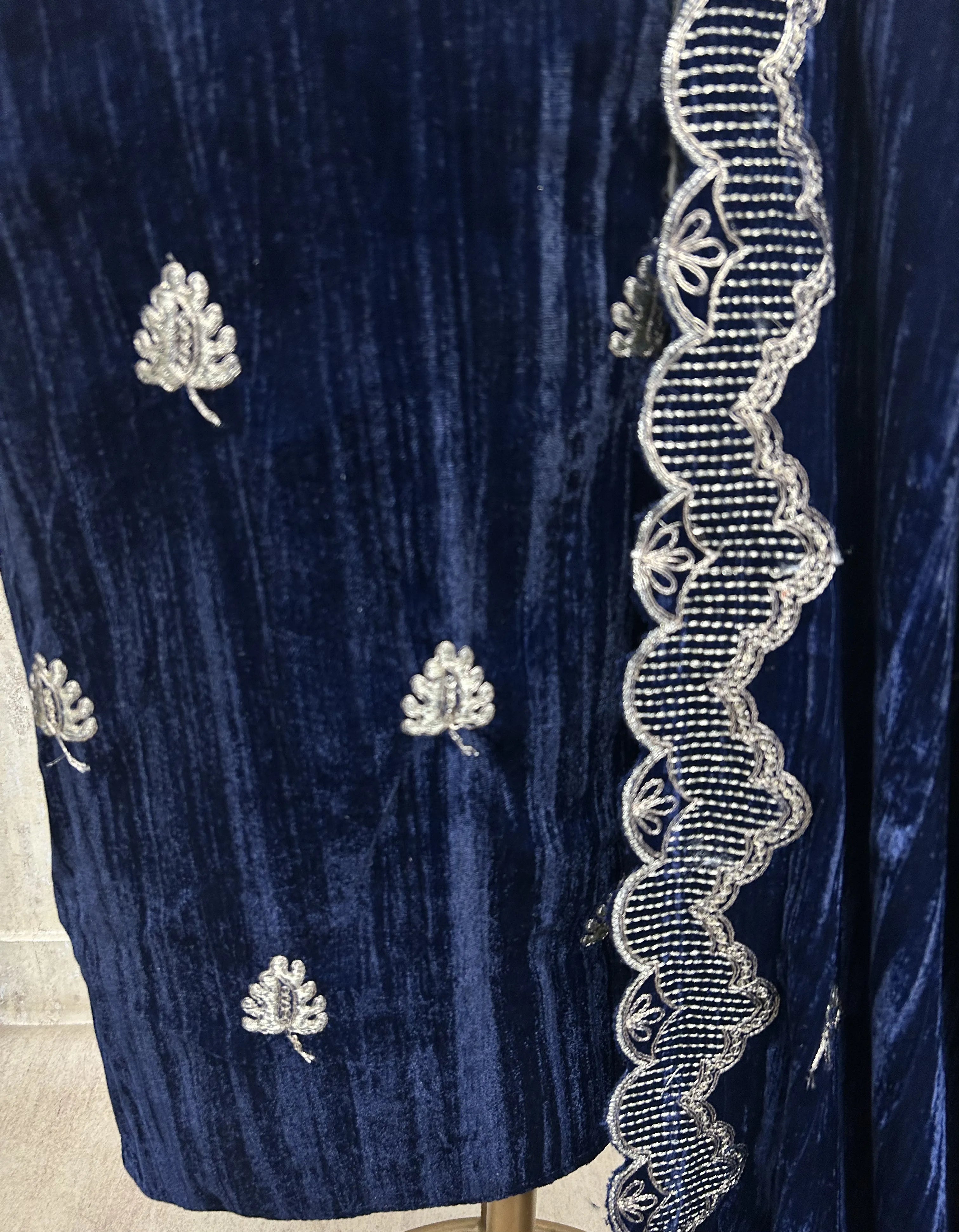 Zari Embroidered Velvet Unstitched Suit