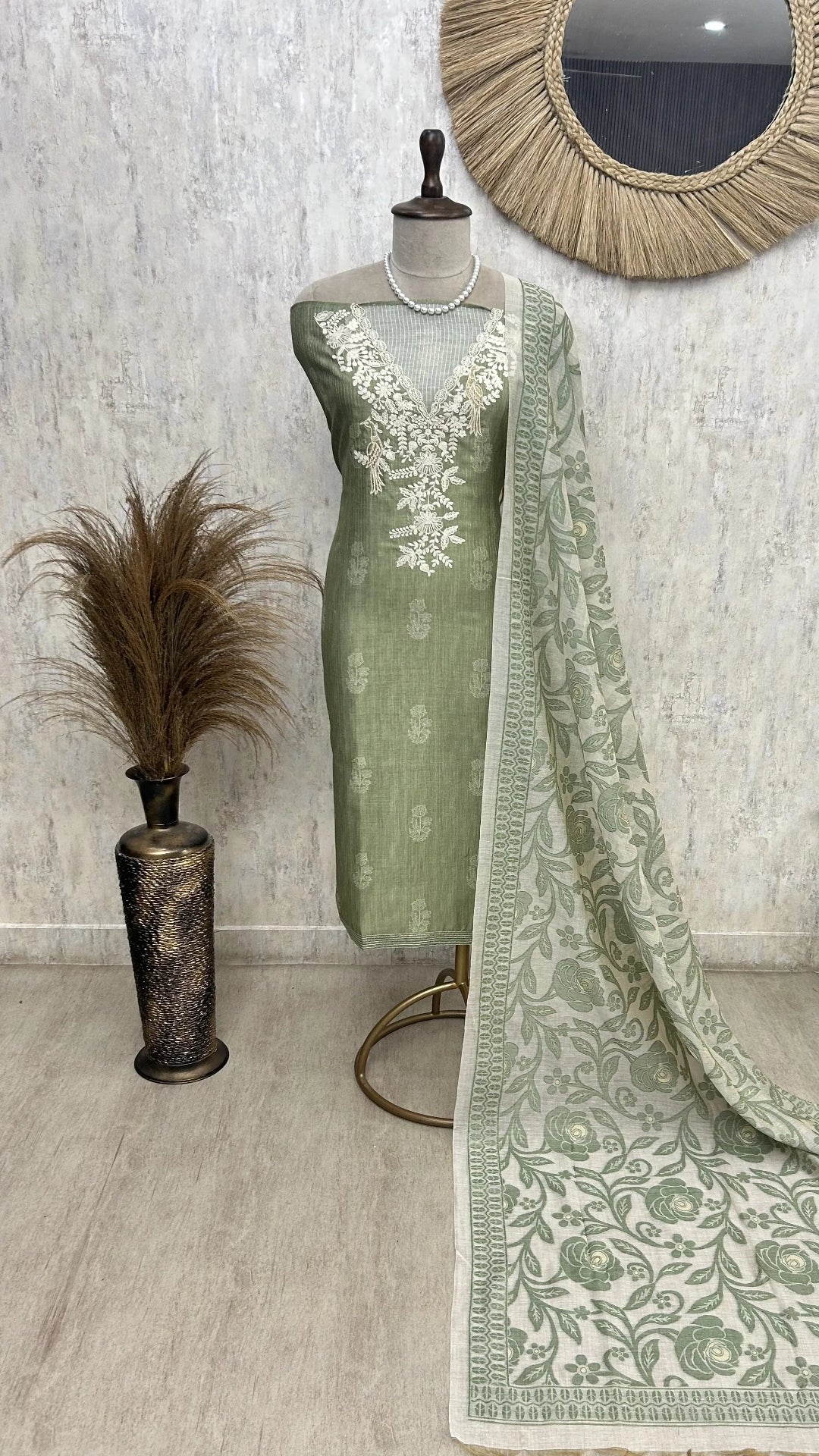 Graceful Threadwork Maheshwari Unstitched suit