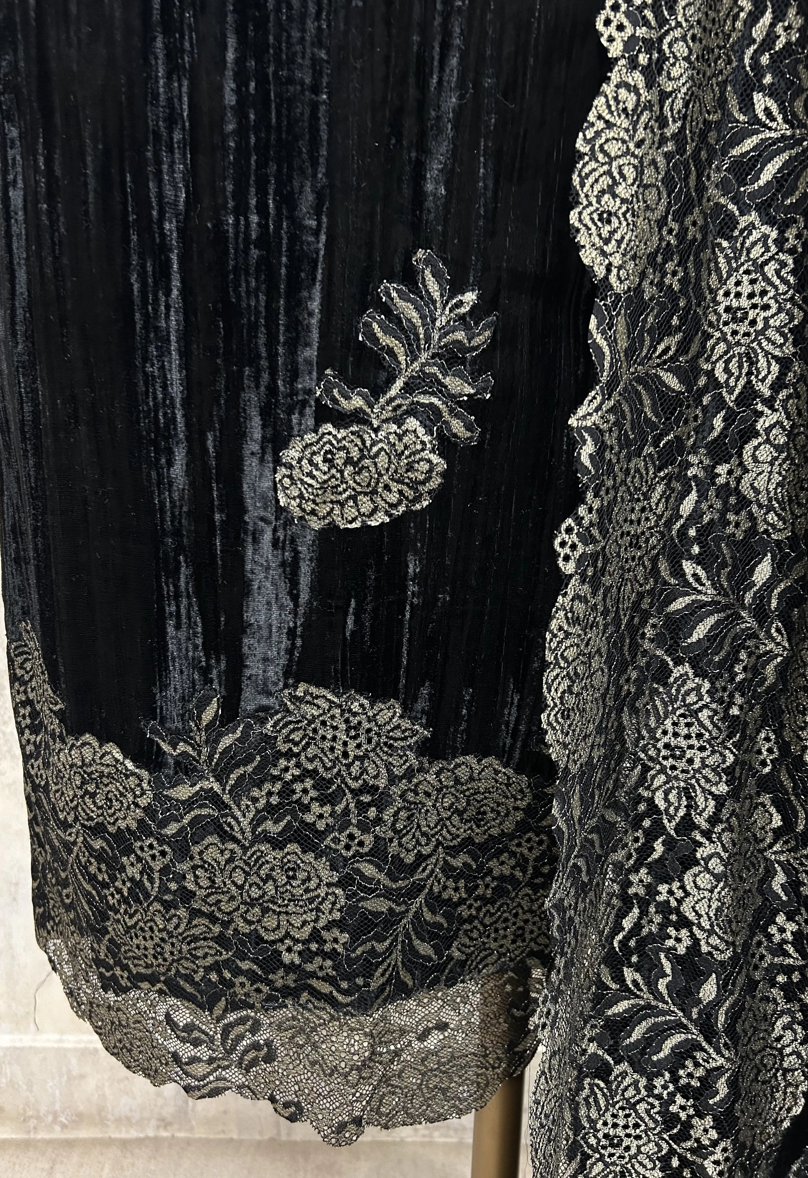 Velvet Unstitched Suit with Chantilly Lace