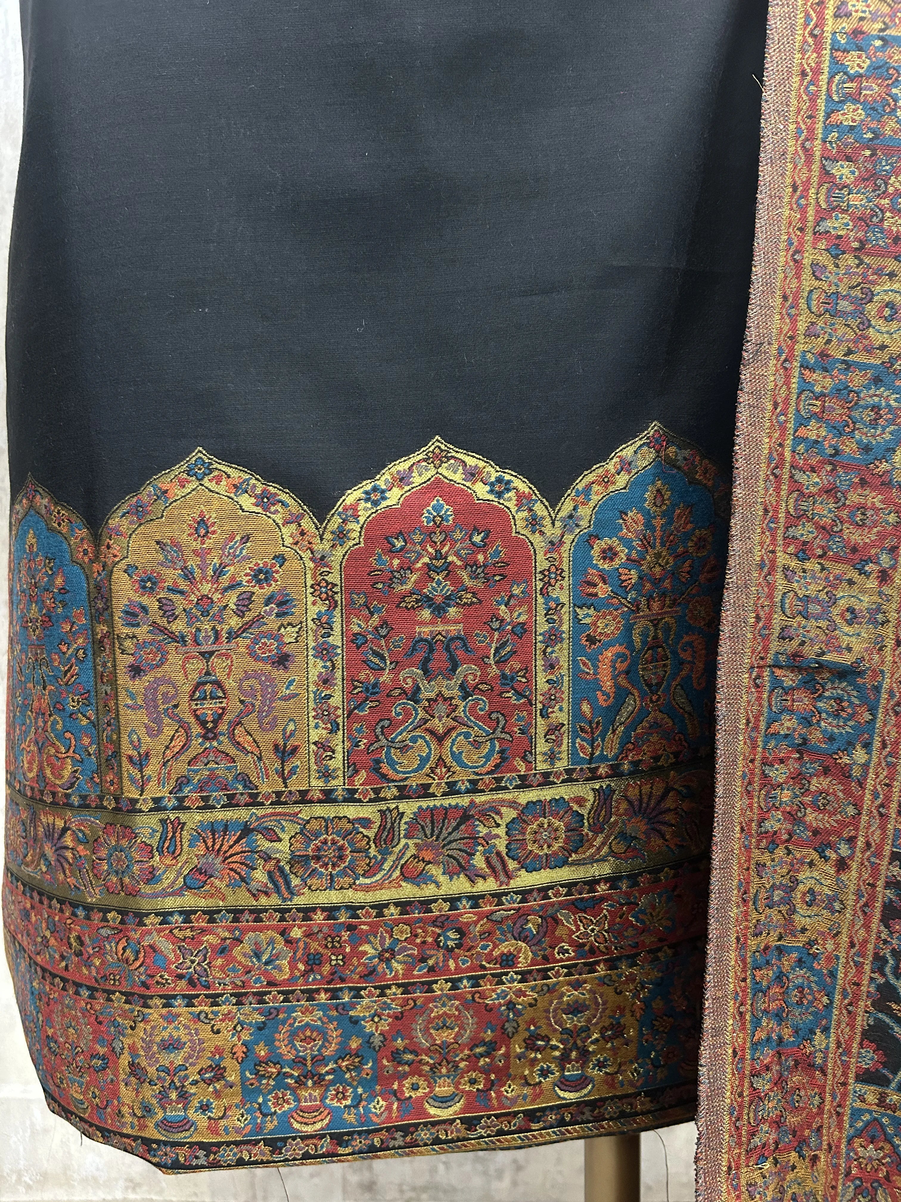 Kani Weaving Unstitched Suit