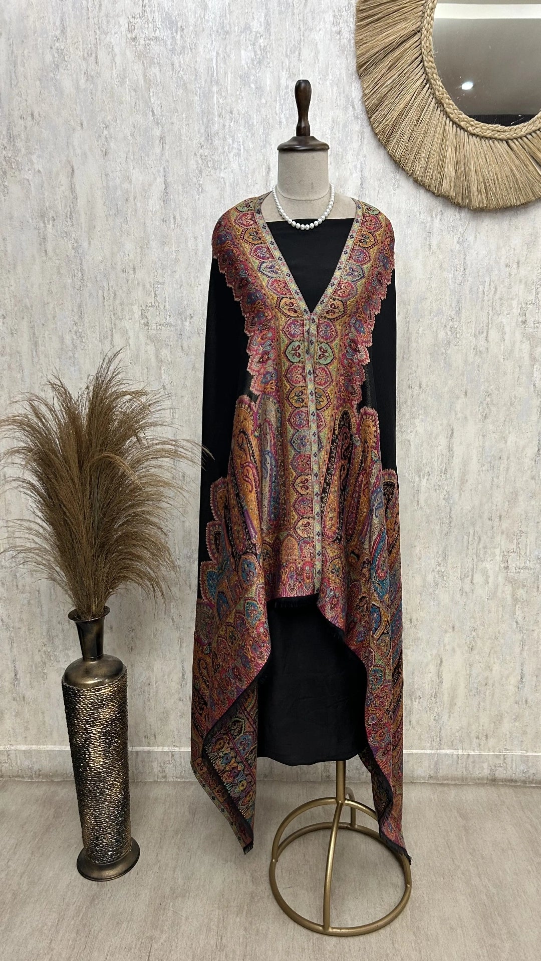 Graceful Reversible Pashmina Shawls