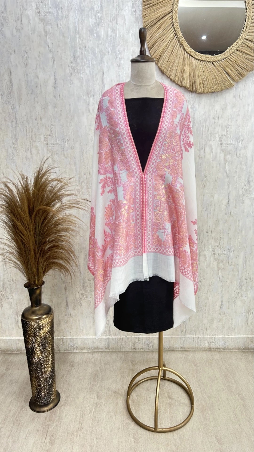 Graceful Non Reversible Pashmina Unisex Stole With Curated Box Packaging