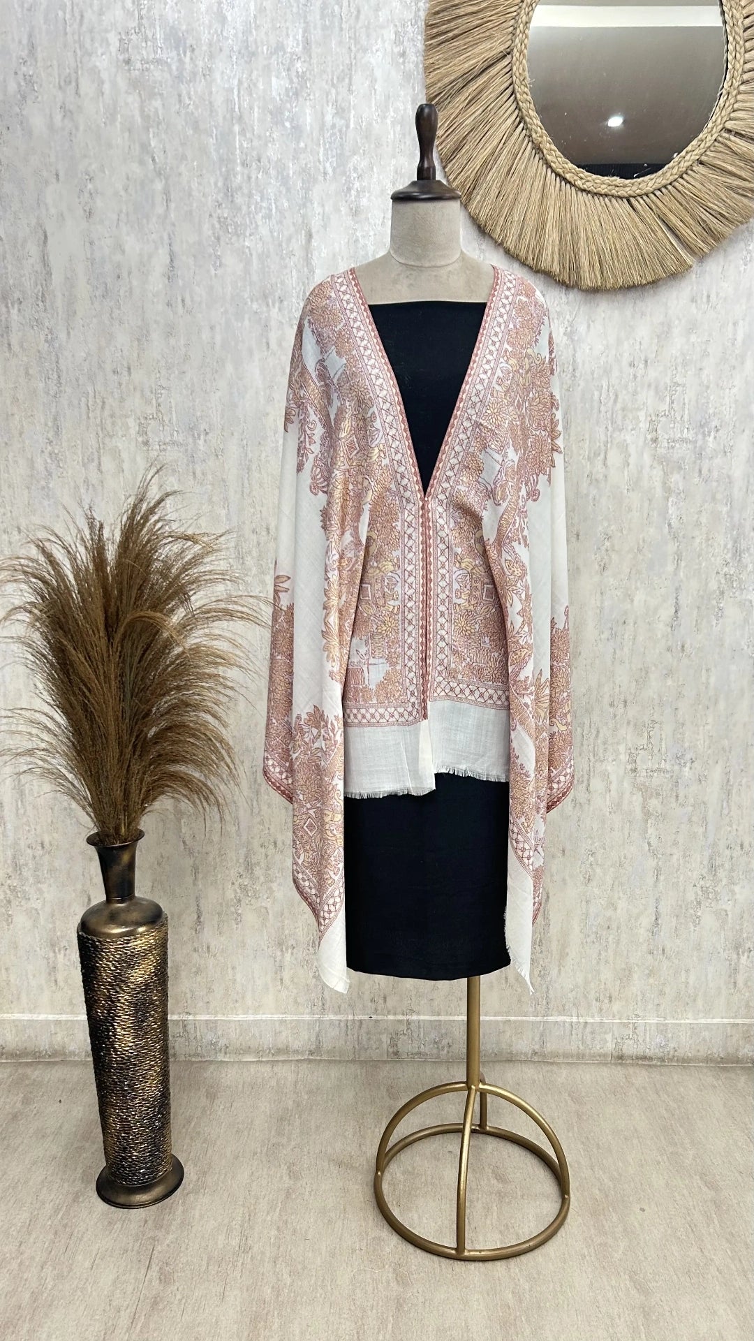 Graceful Non Reversible Pashmina Unisex Stole With Curated Box Packaging