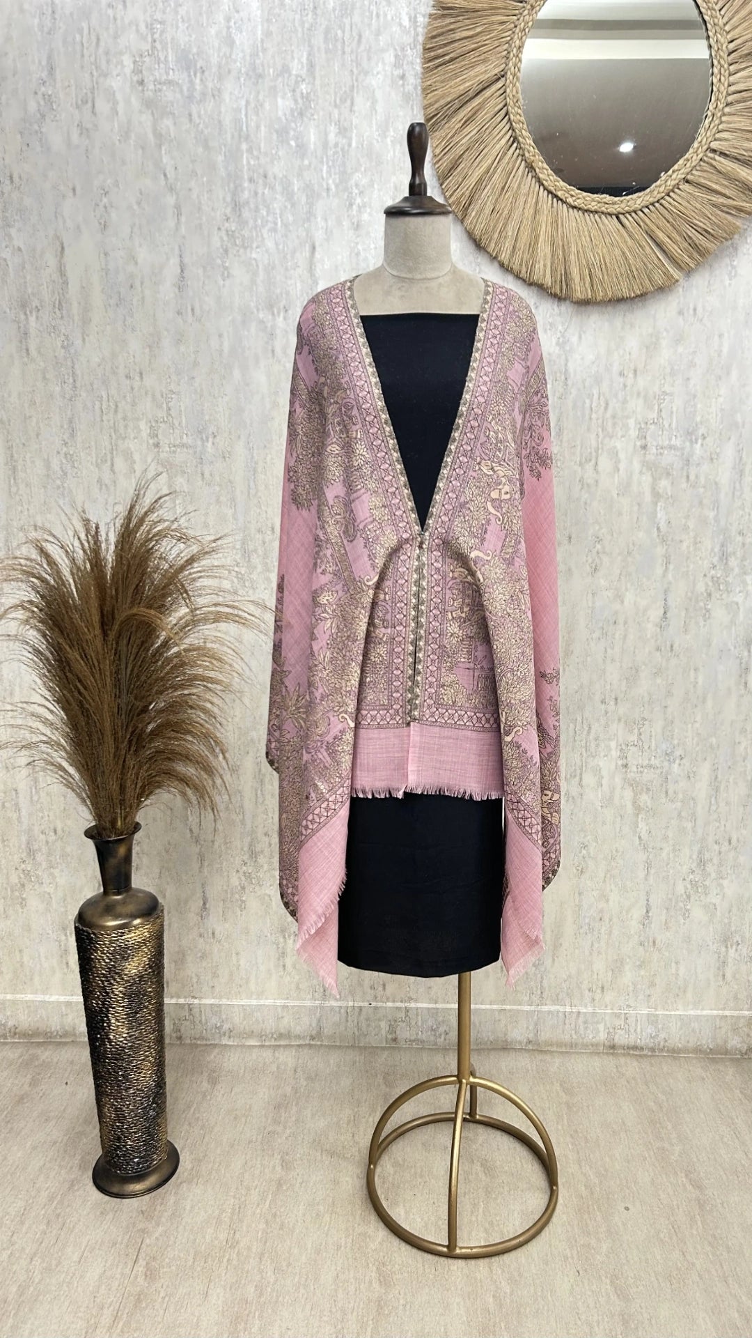 Graceful Non Reversible Pashmina Unisex Stole With Curated Box Packaging