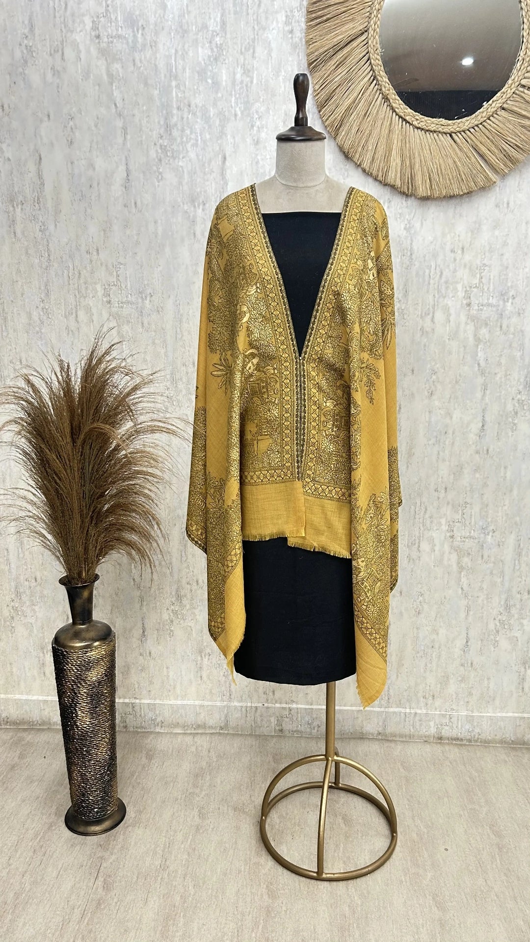 Graceful Non Reversible Pashmina Unisex Stole With Curated Box Packaging