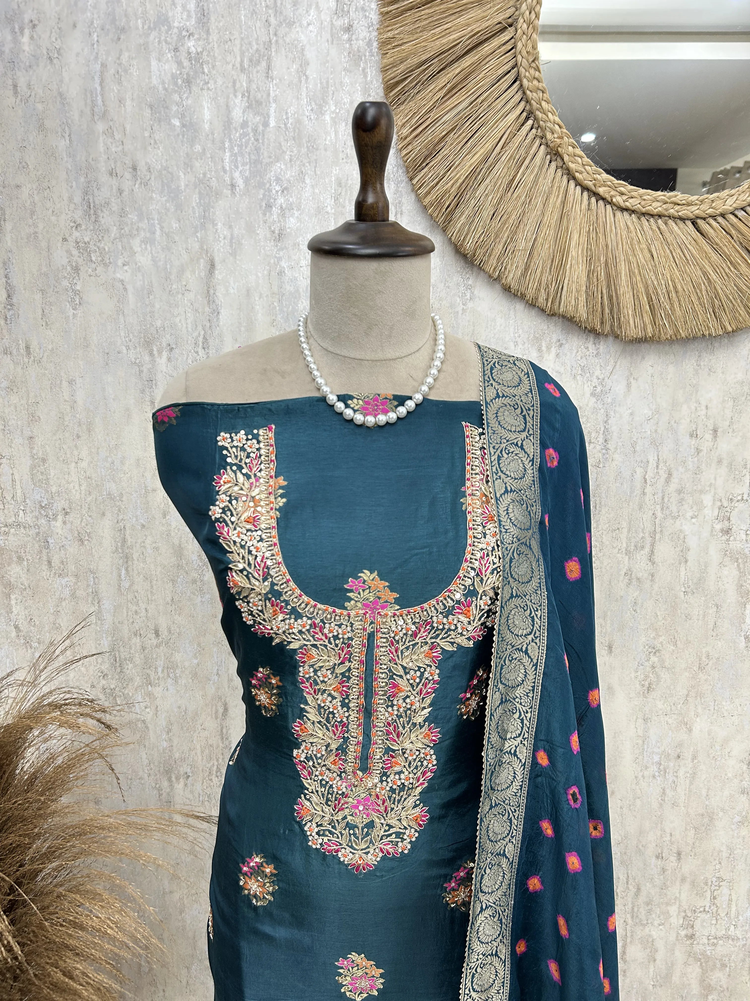 Regal Meenabooti unstitched suit