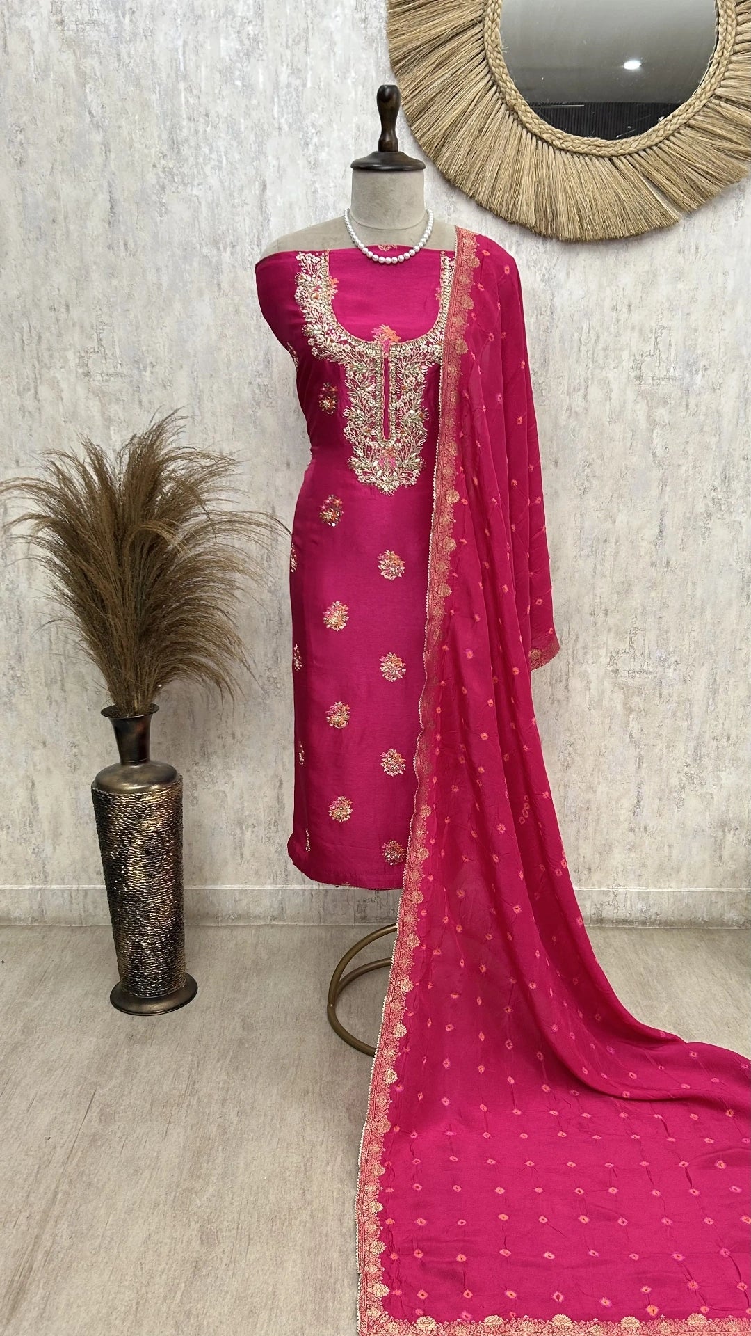 Regal Meenabooti unstitched suit