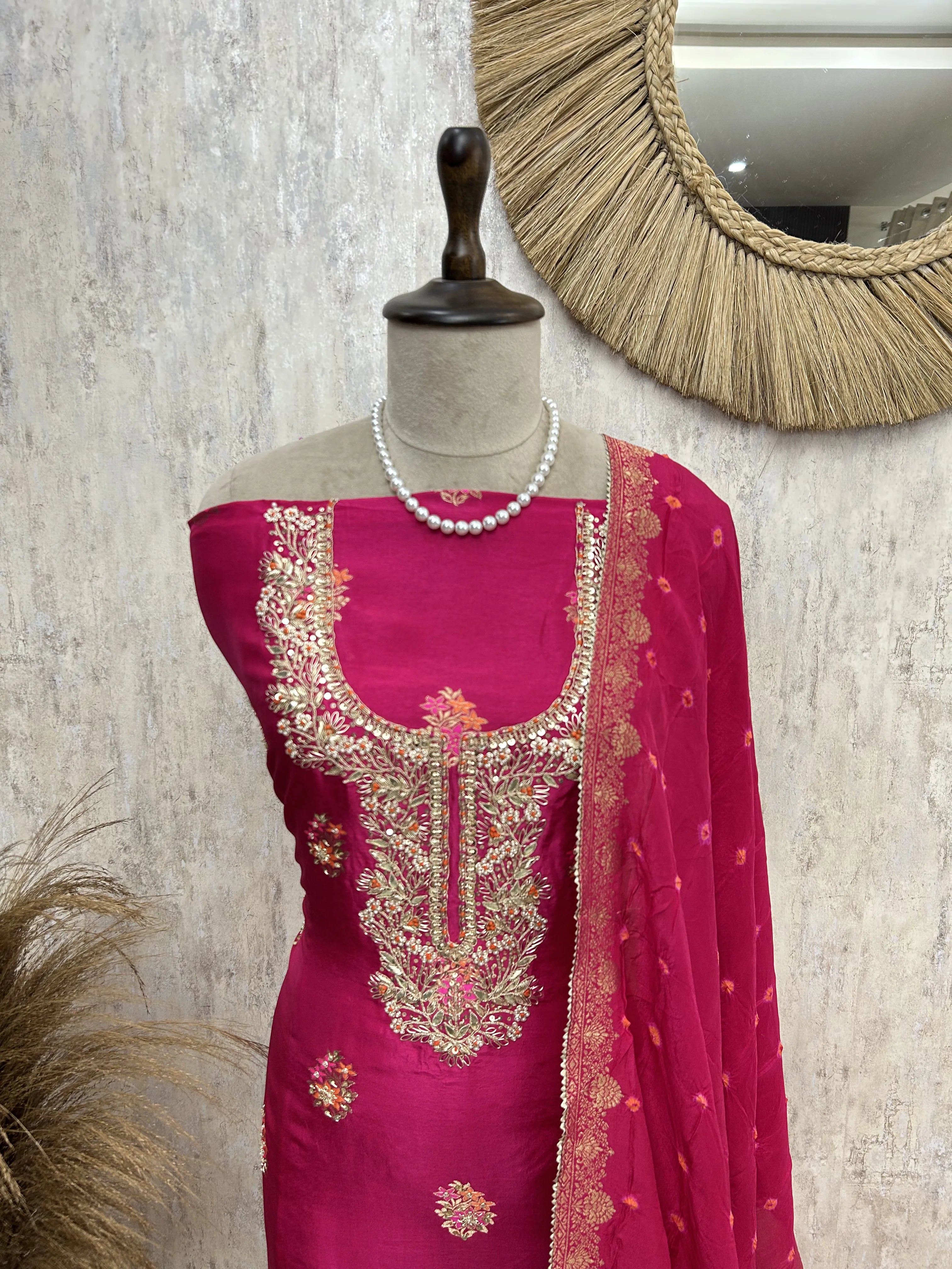 Regal Meenabooti unstitched suit