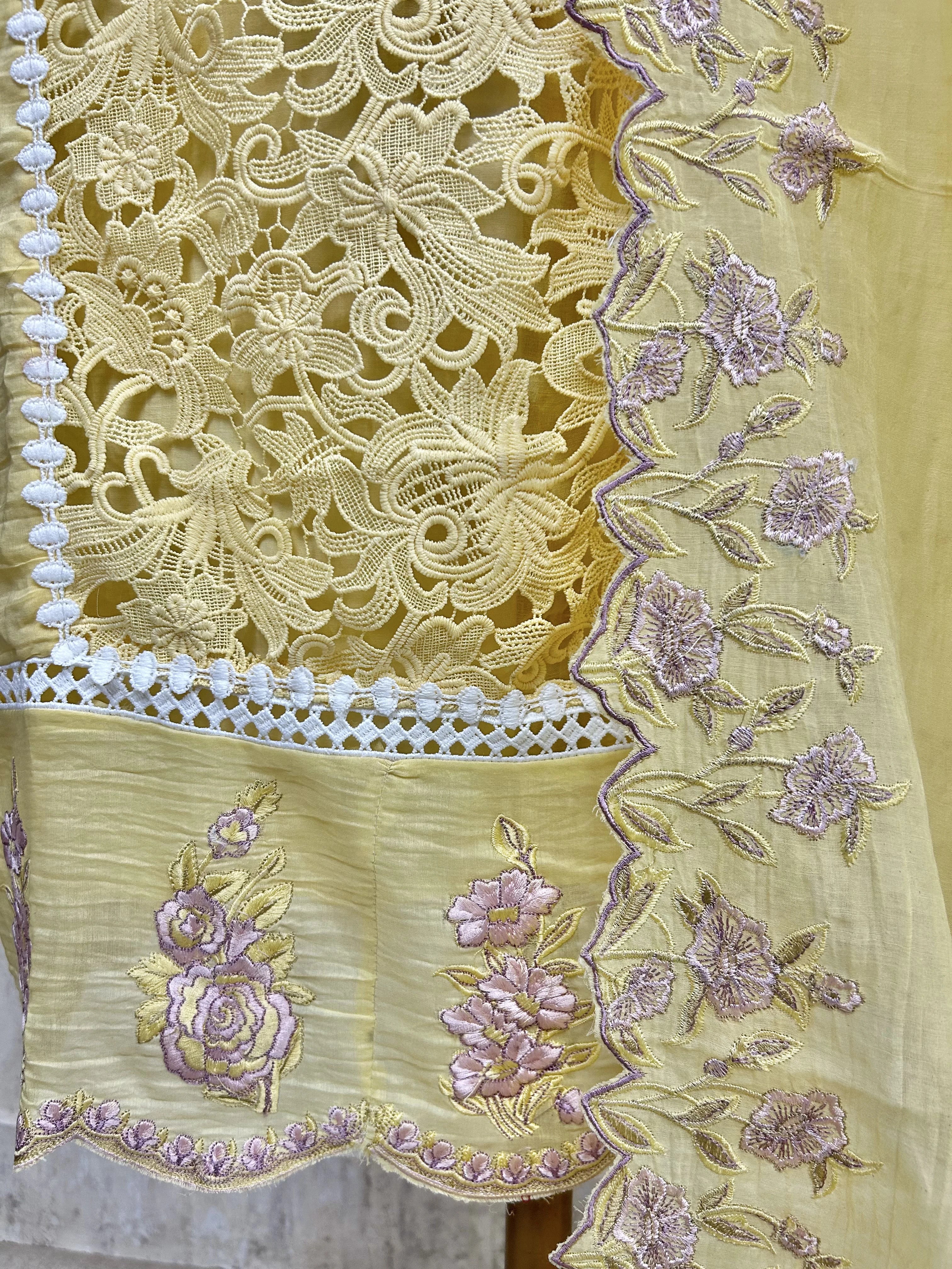 Mul Unstitched Suit Set With Cut Lace Work