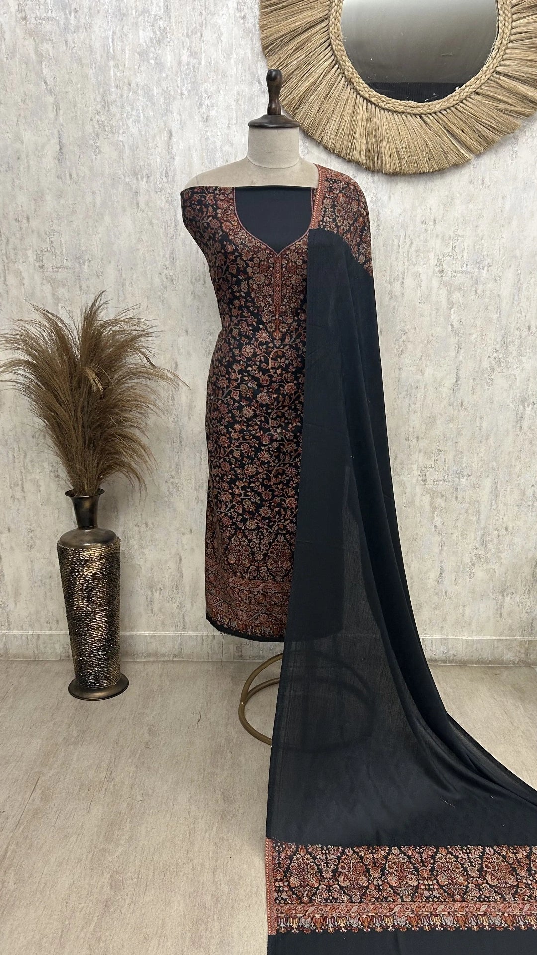 Kashmiri Pashmina Unstitched Suit