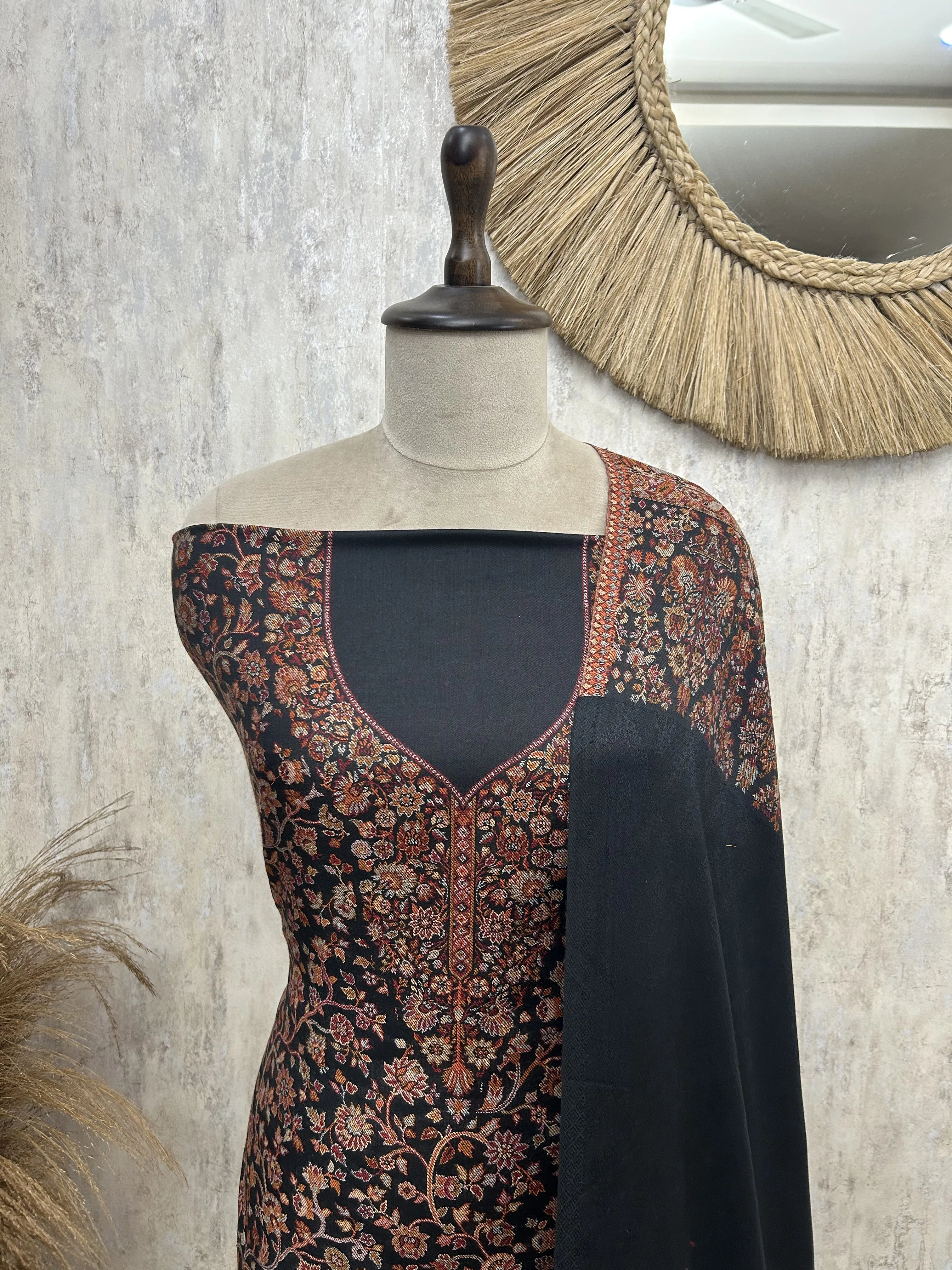 Kashmiri Pashmina Unstitched Suit