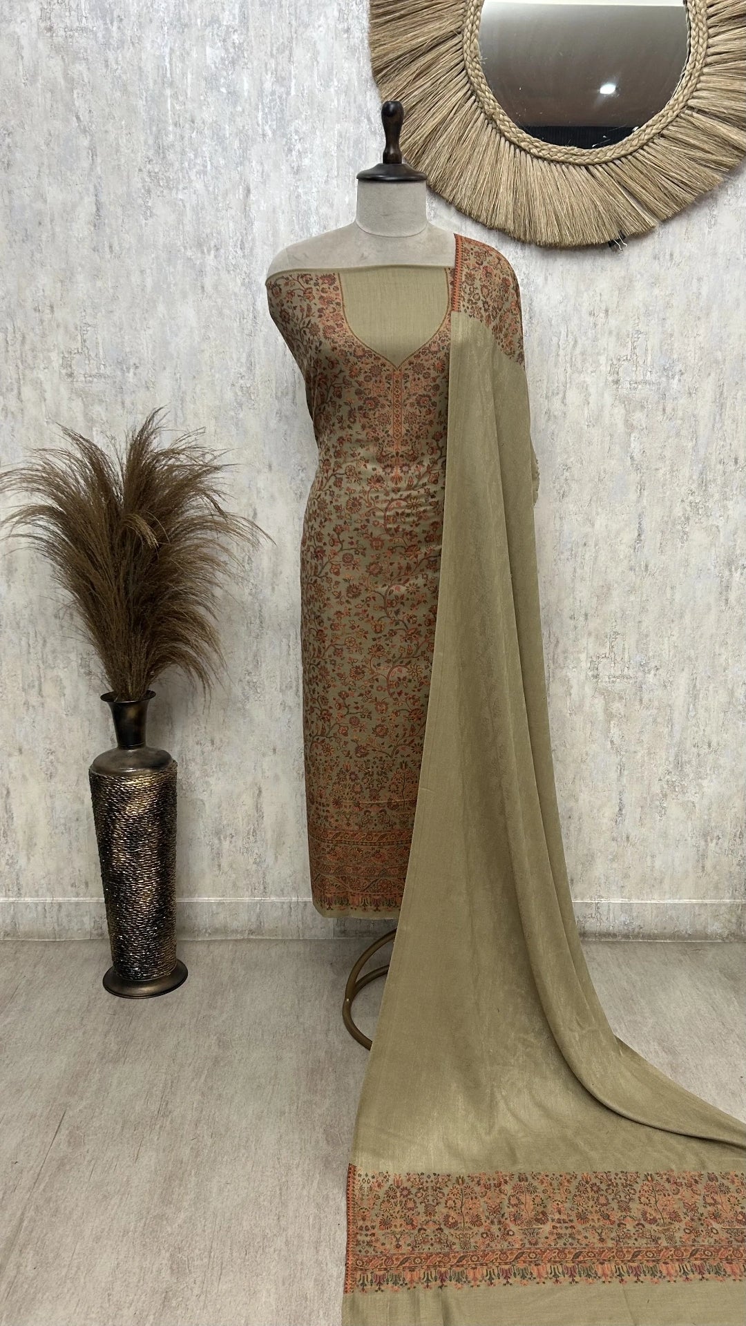 Kashmiri Pashmina Unstitched Suit