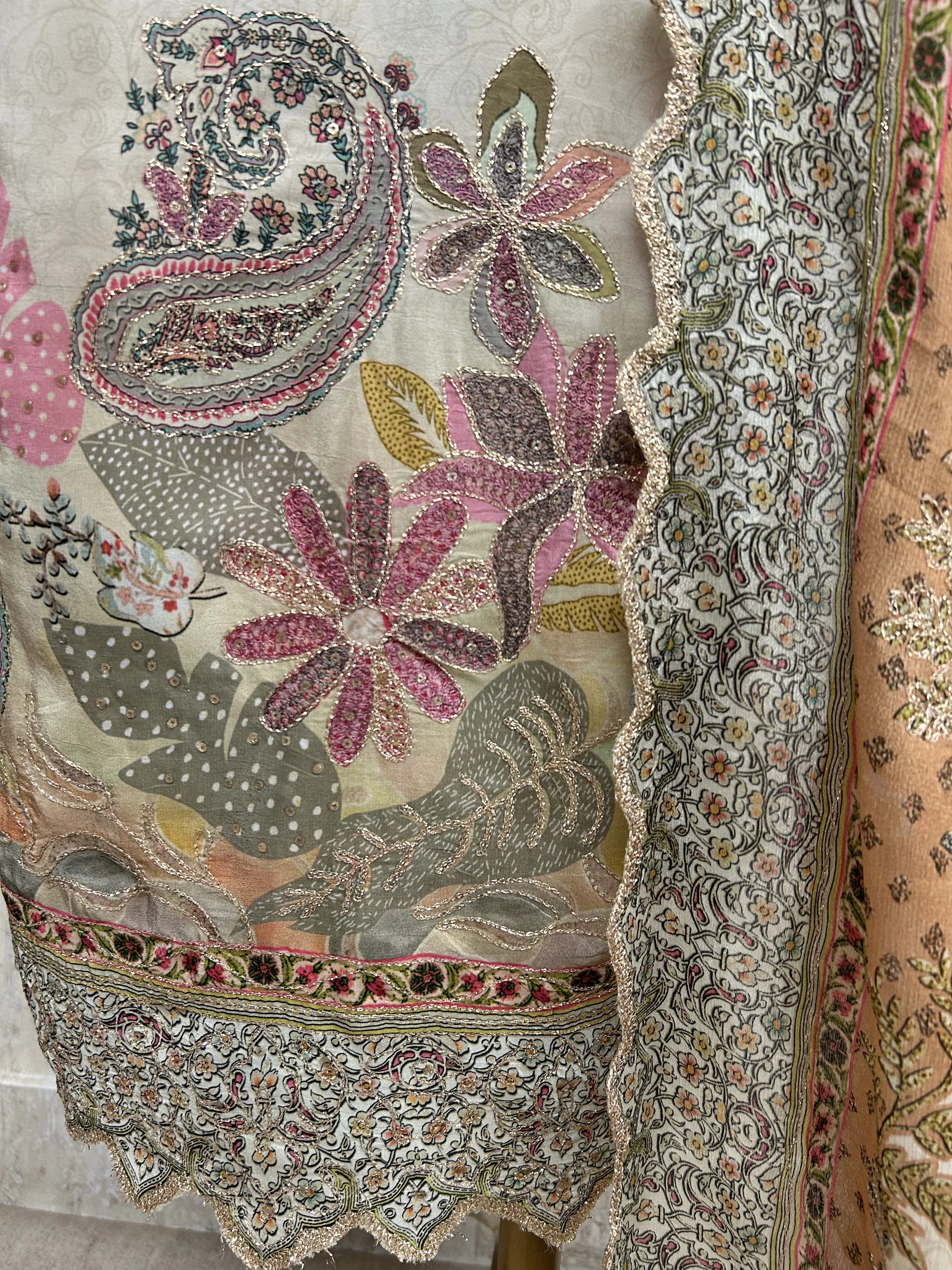 Crepe Unstitched Suit Set With Zari Work