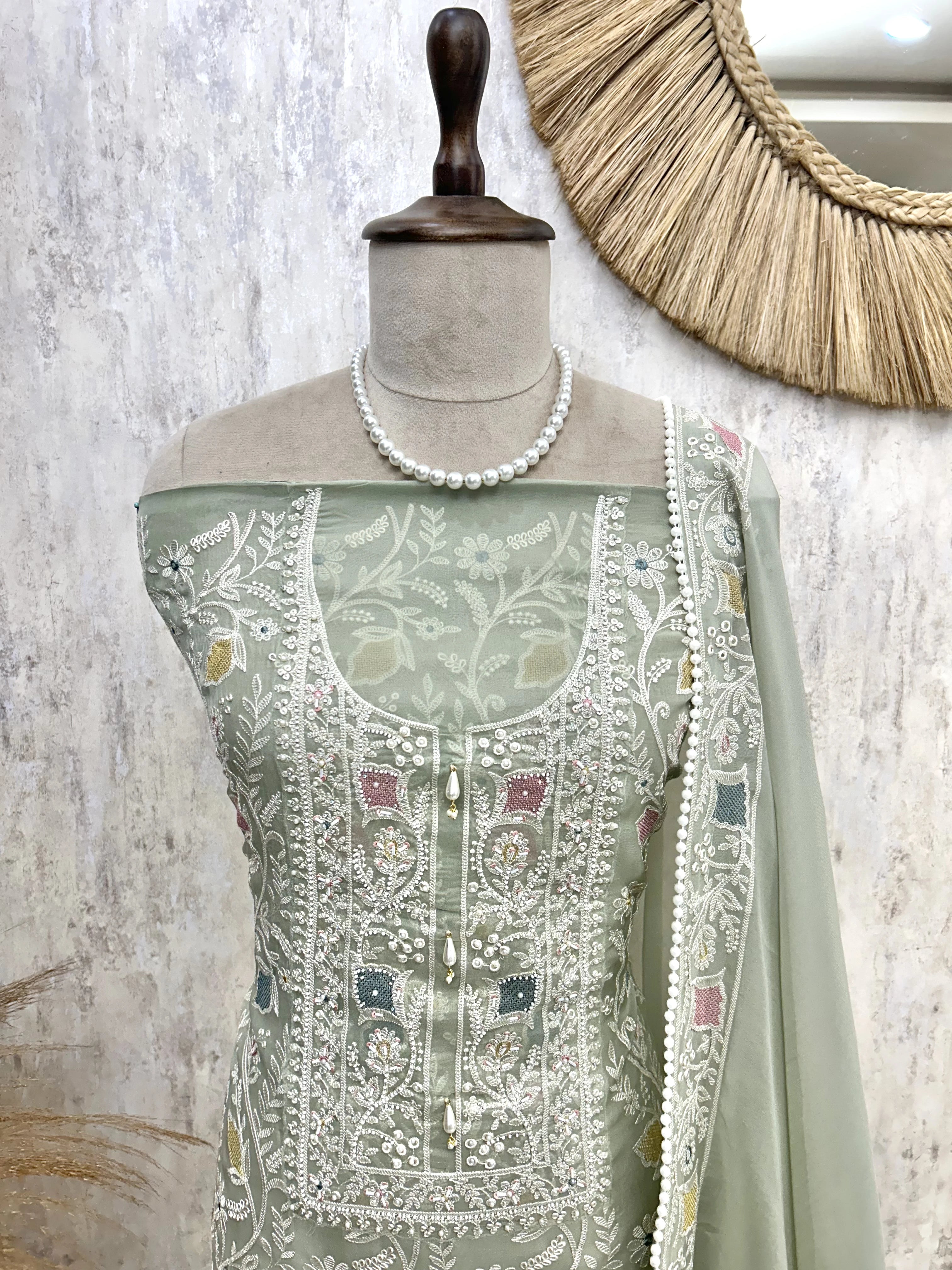 Oraganza Unstitched Suit Set With Katdana Work