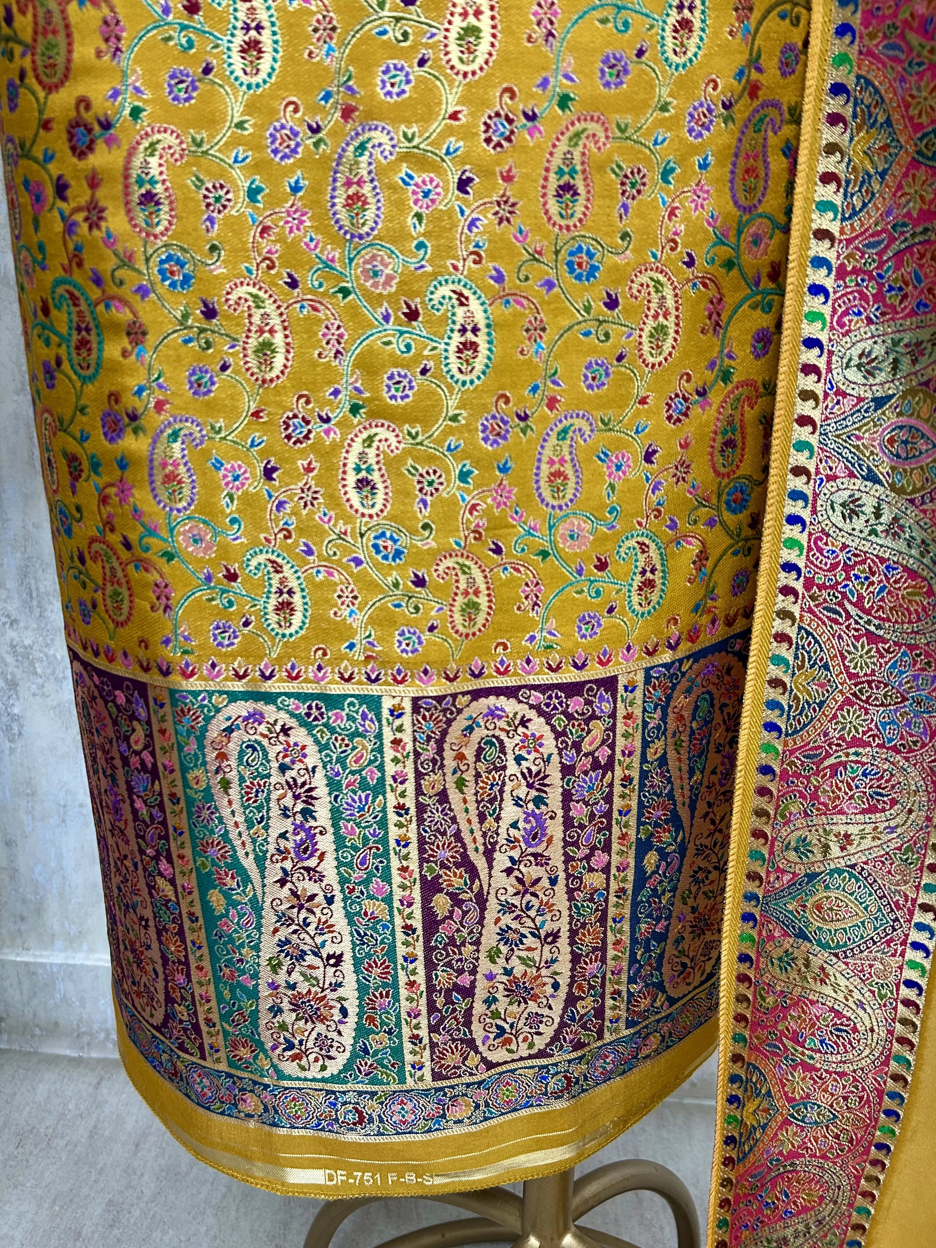 Luxurious silk unstitched suit