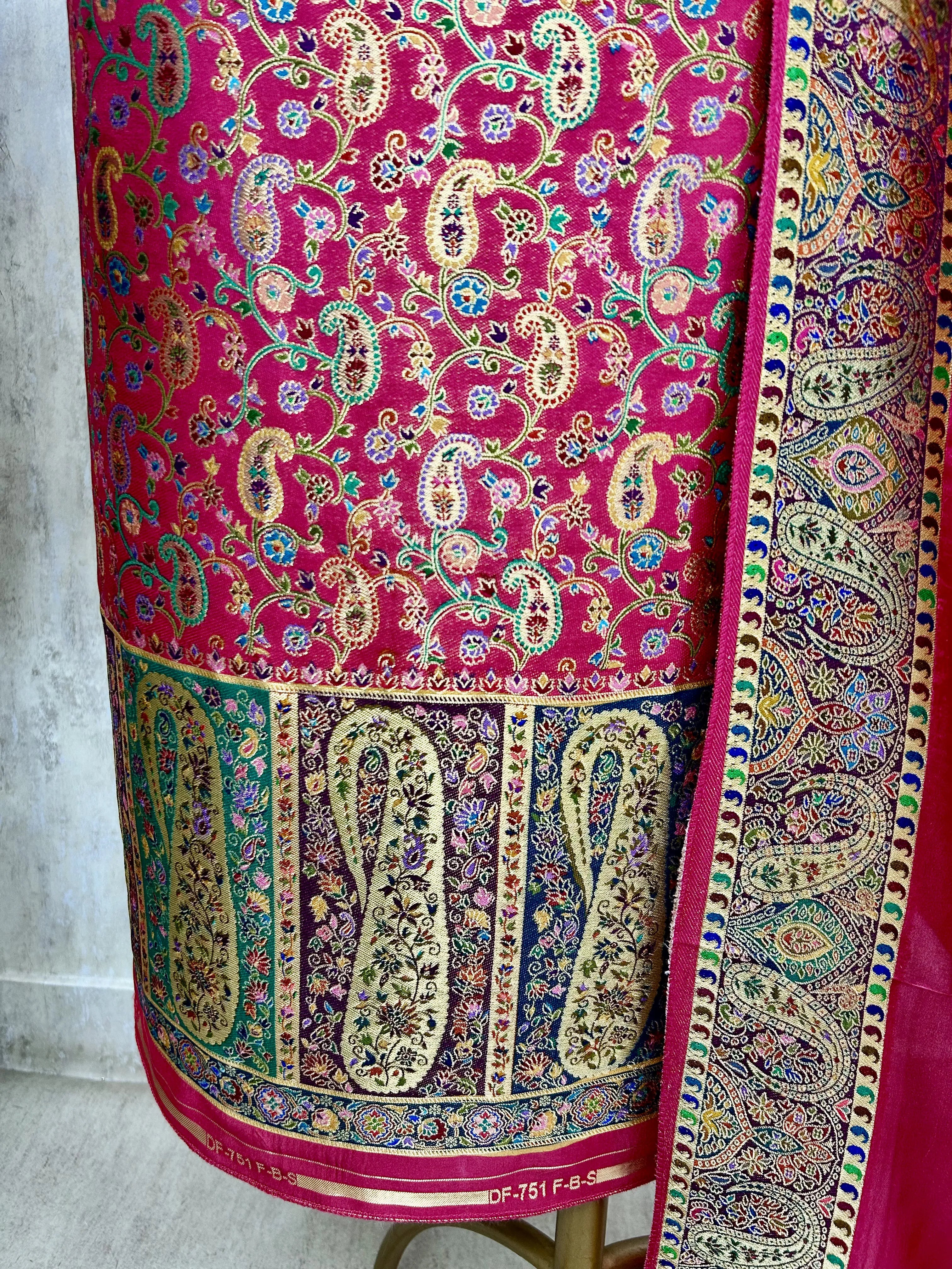 Luxurious silk unstitched suit