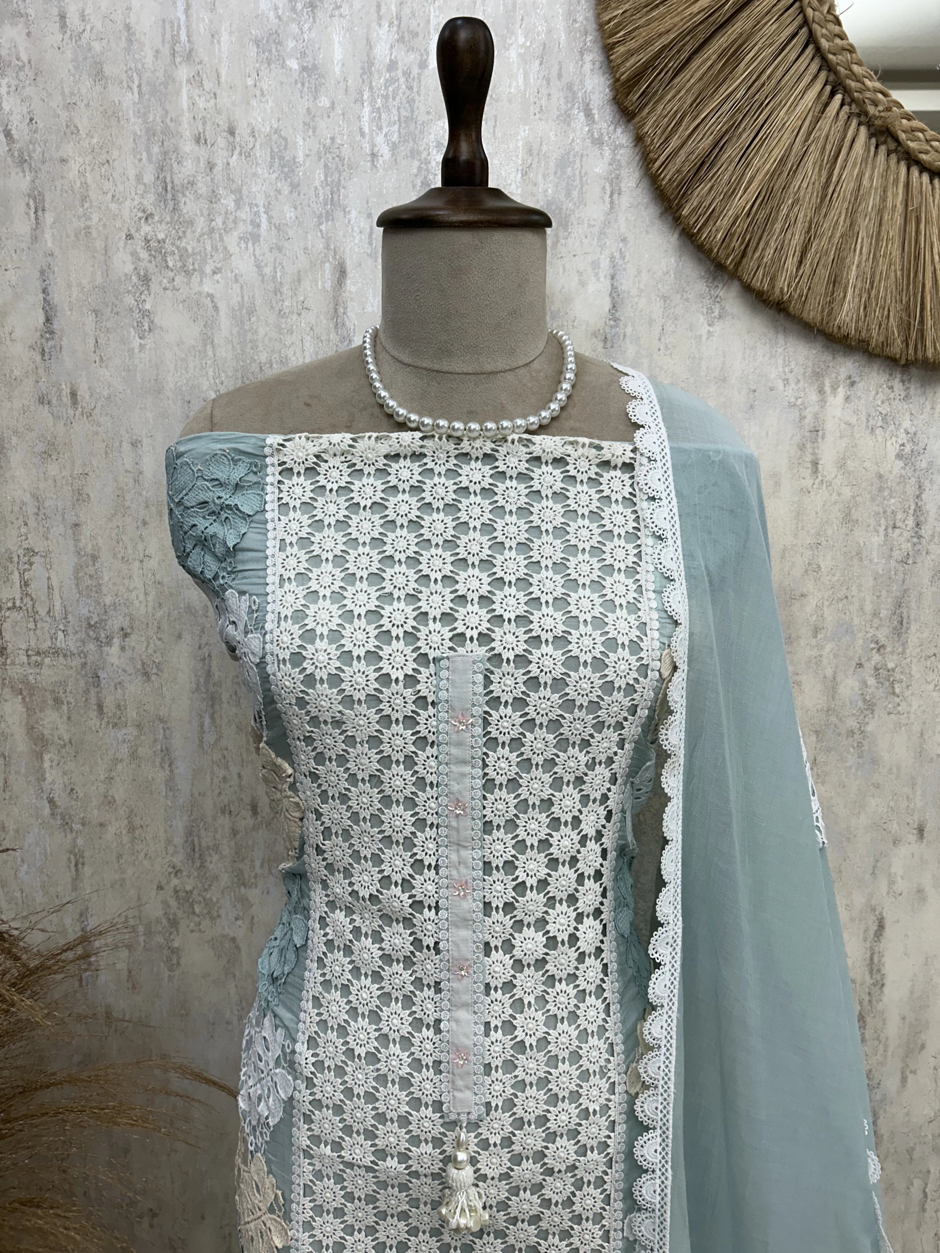 Mul Unstitched Suit Set With Cut-Lace Work