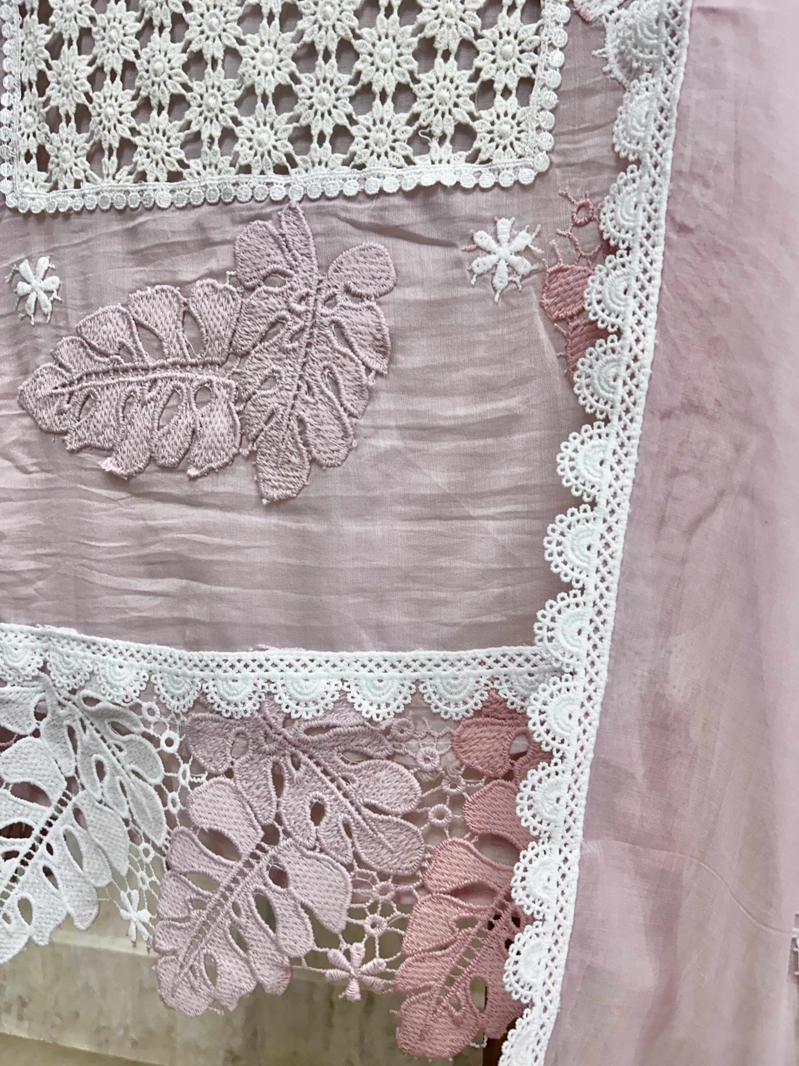 Mul Unstitched Suit Set With Cut-Lace Work