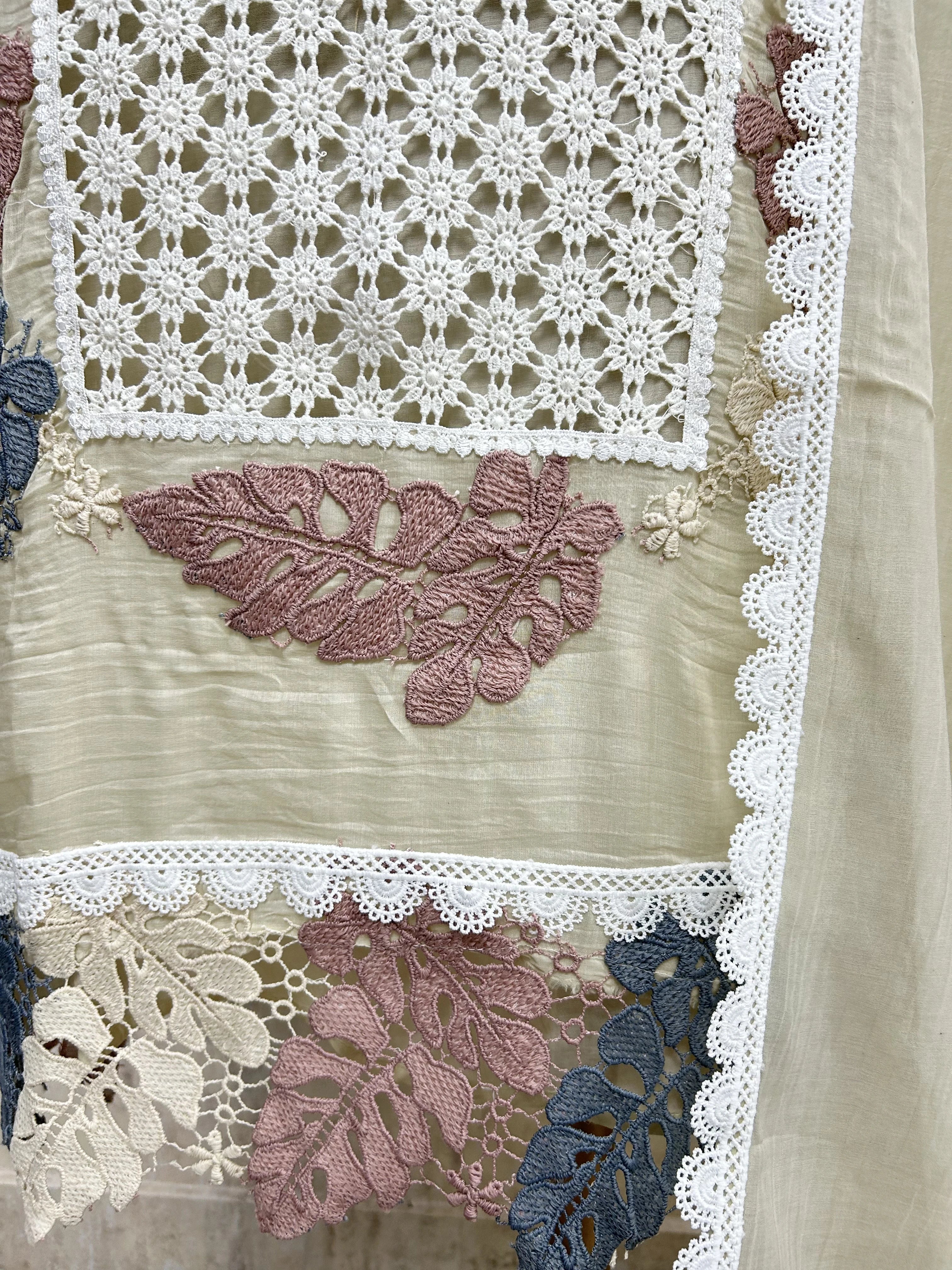 Mul Unstitched Suit Set With Cut-Lace Work