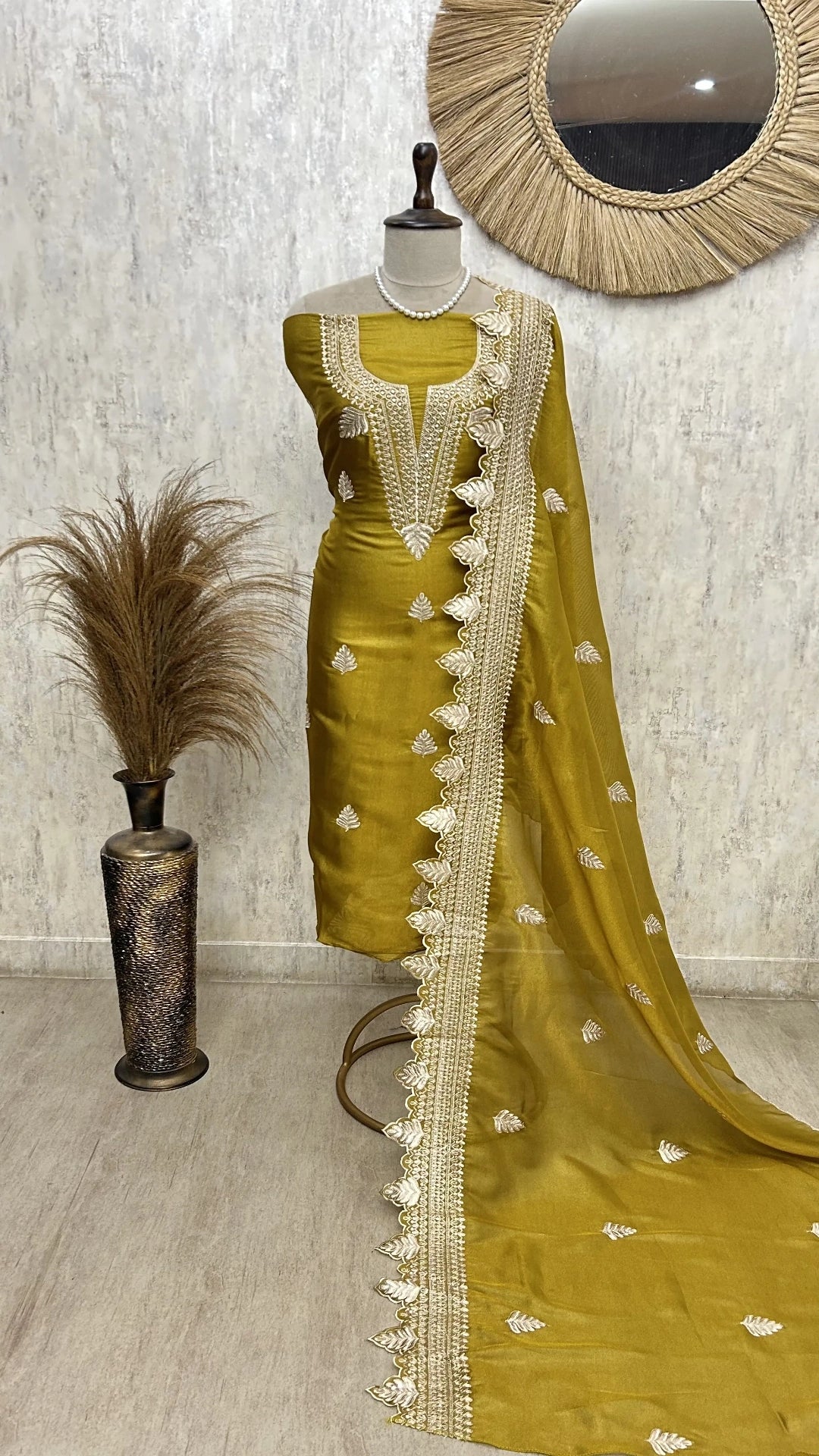 Royal tissue unstitched suit with classic leaf motifs