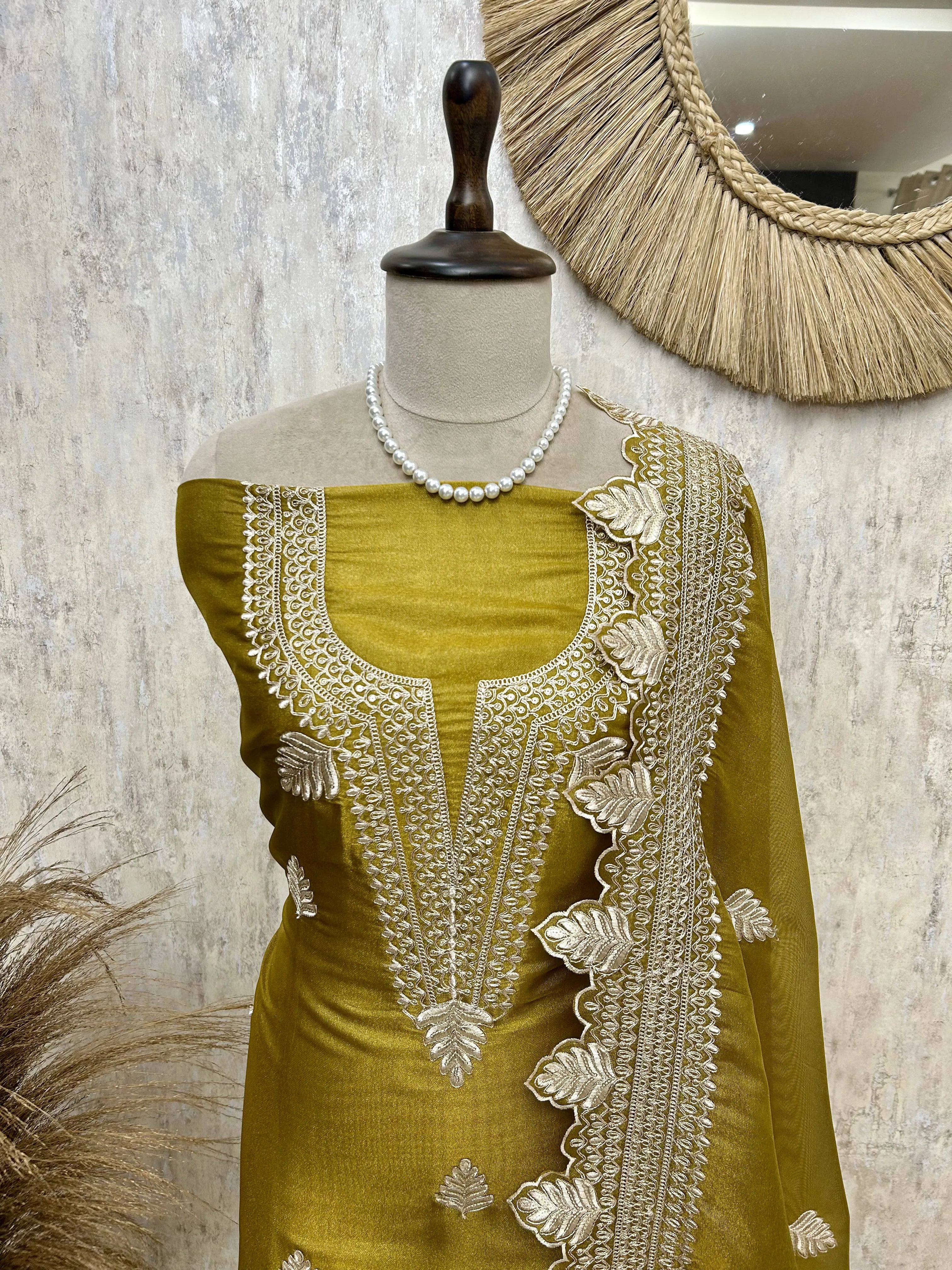 Royal tissue unstitched suit with classic leaf motifs