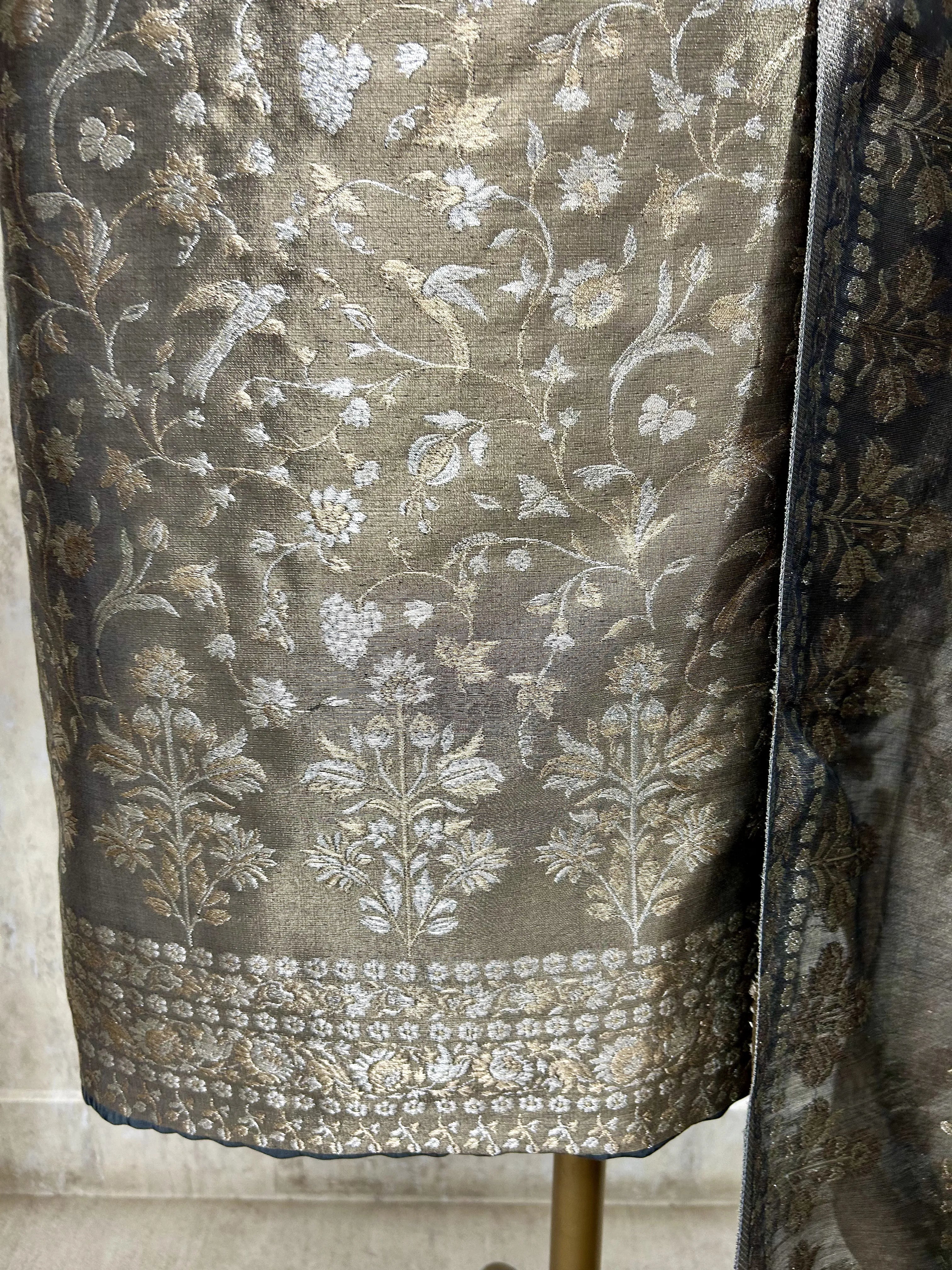 Fine Silk Elegance Unstitched Suit