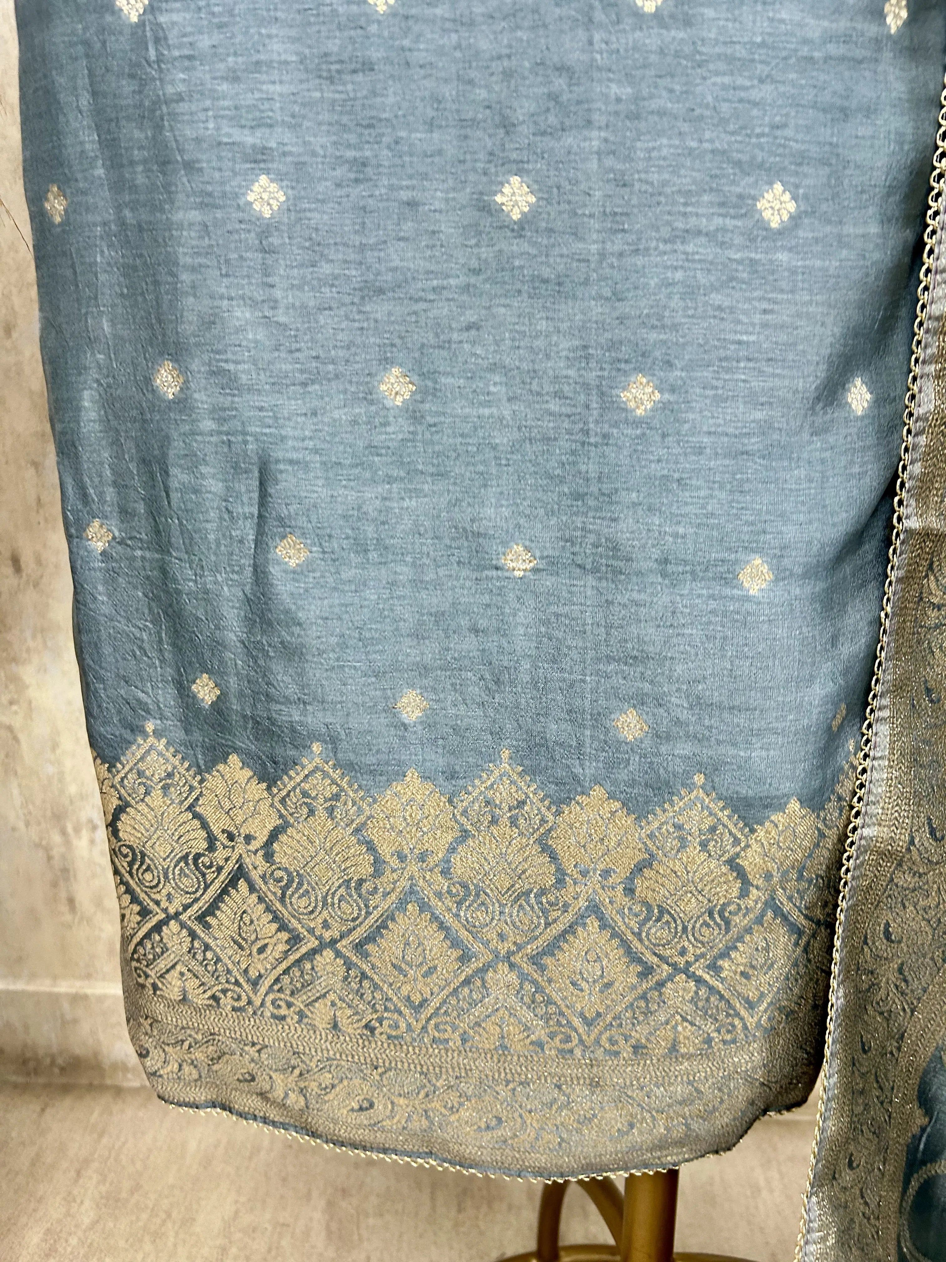 Blush Elegance Unstiched Suit