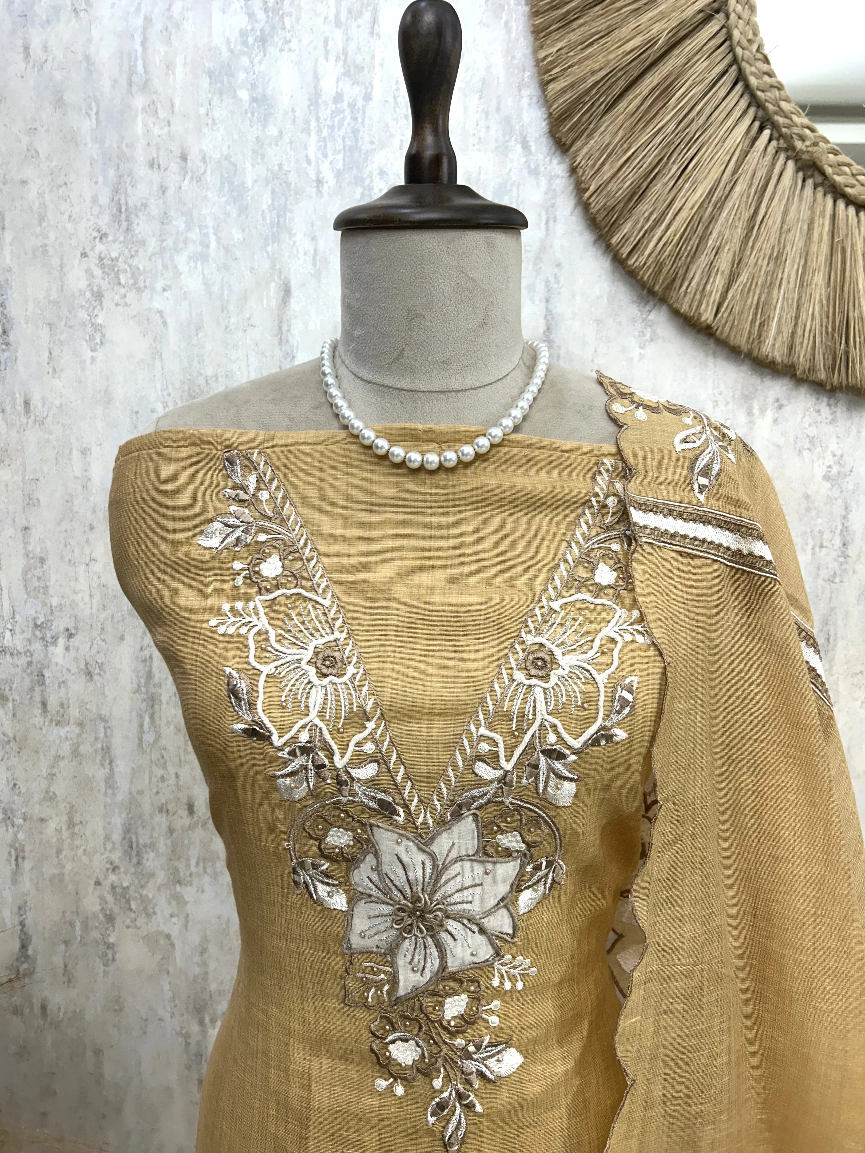 Linen Unstitched Suit Set With Applique Work