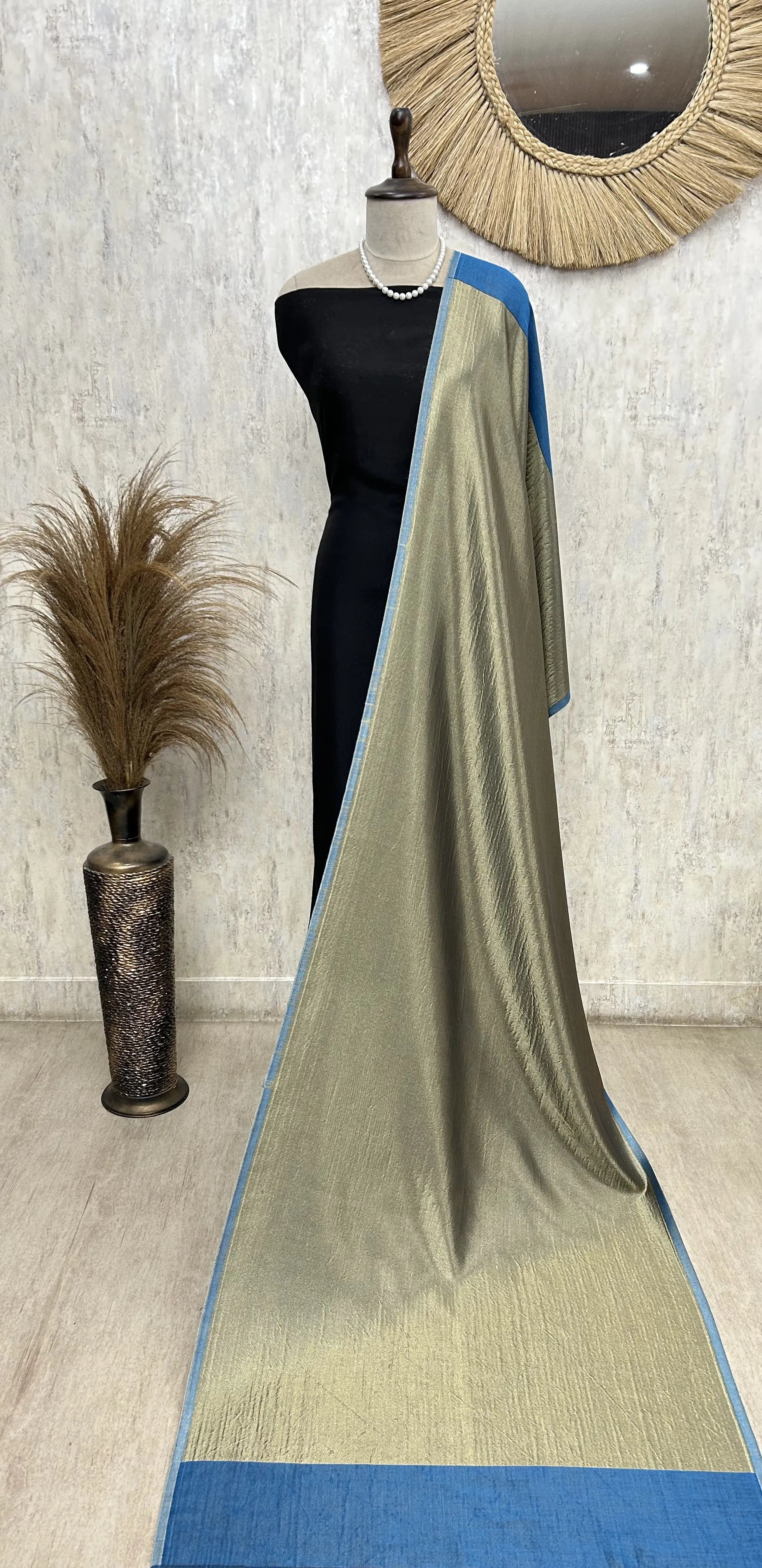 Reversible Moonlight Unisex Stoles With Curated Box Packaging