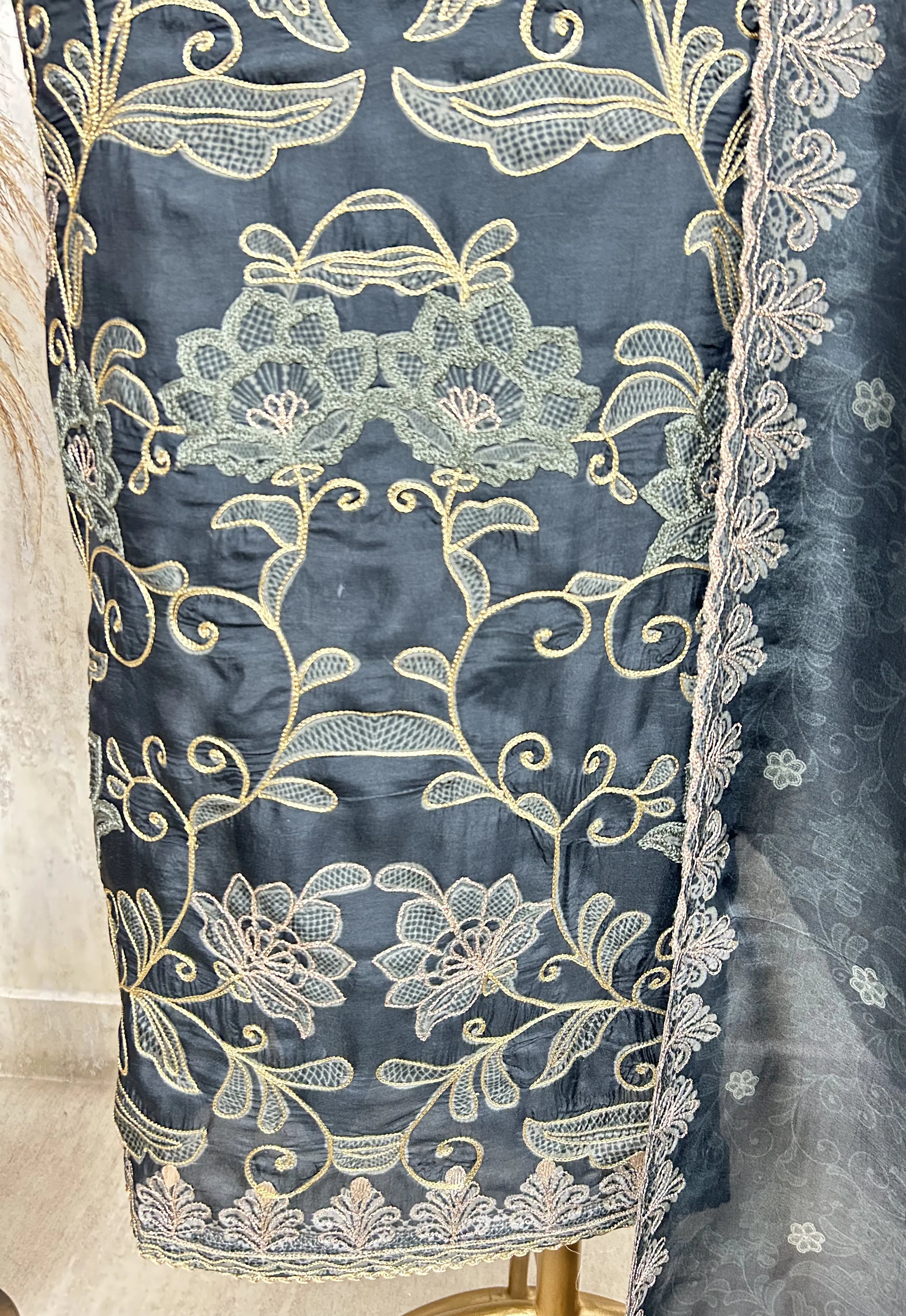 Regal Beauty Unstiched Suit