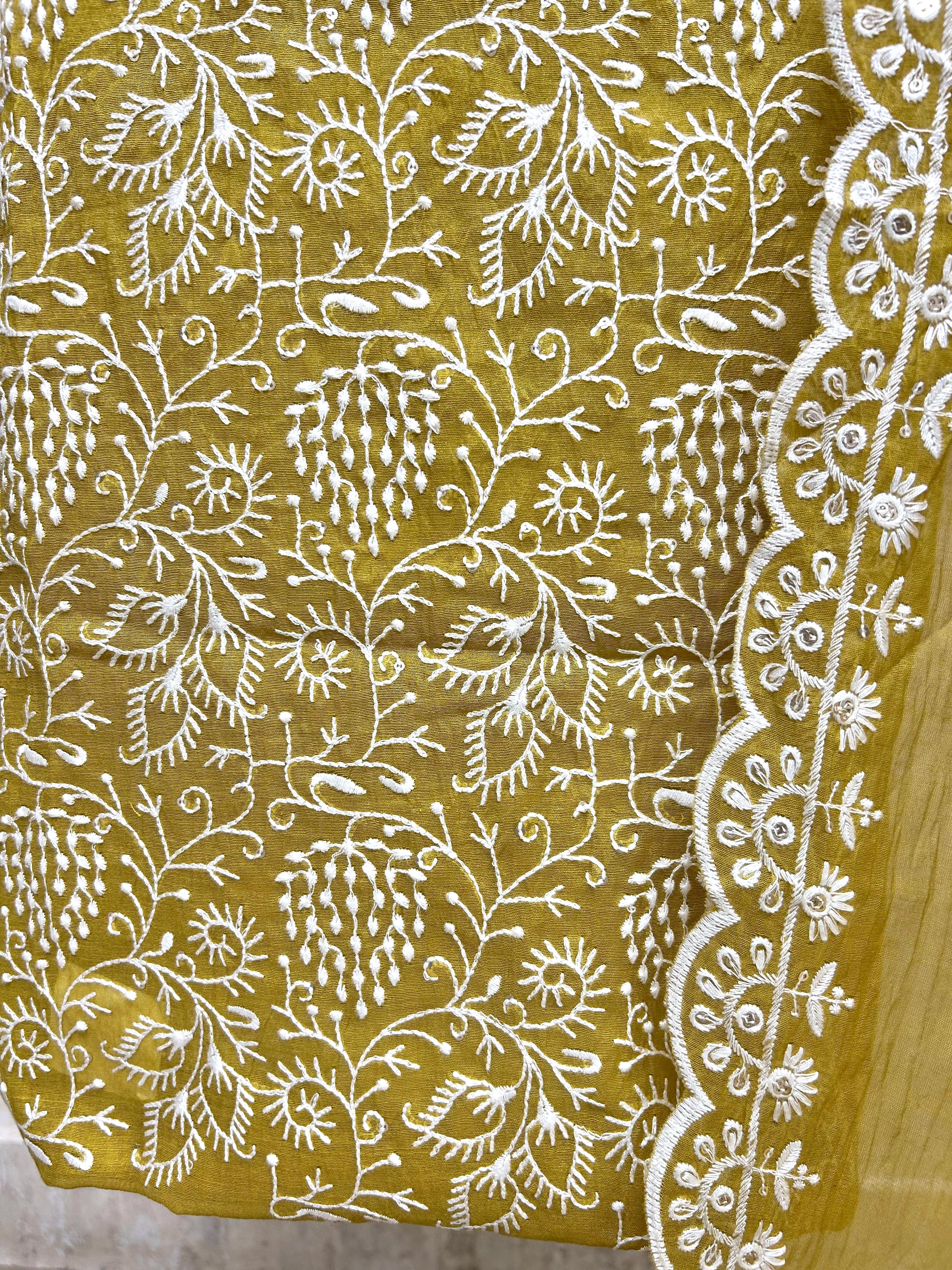 Mul Unstitched Suit Set With Thread Work
