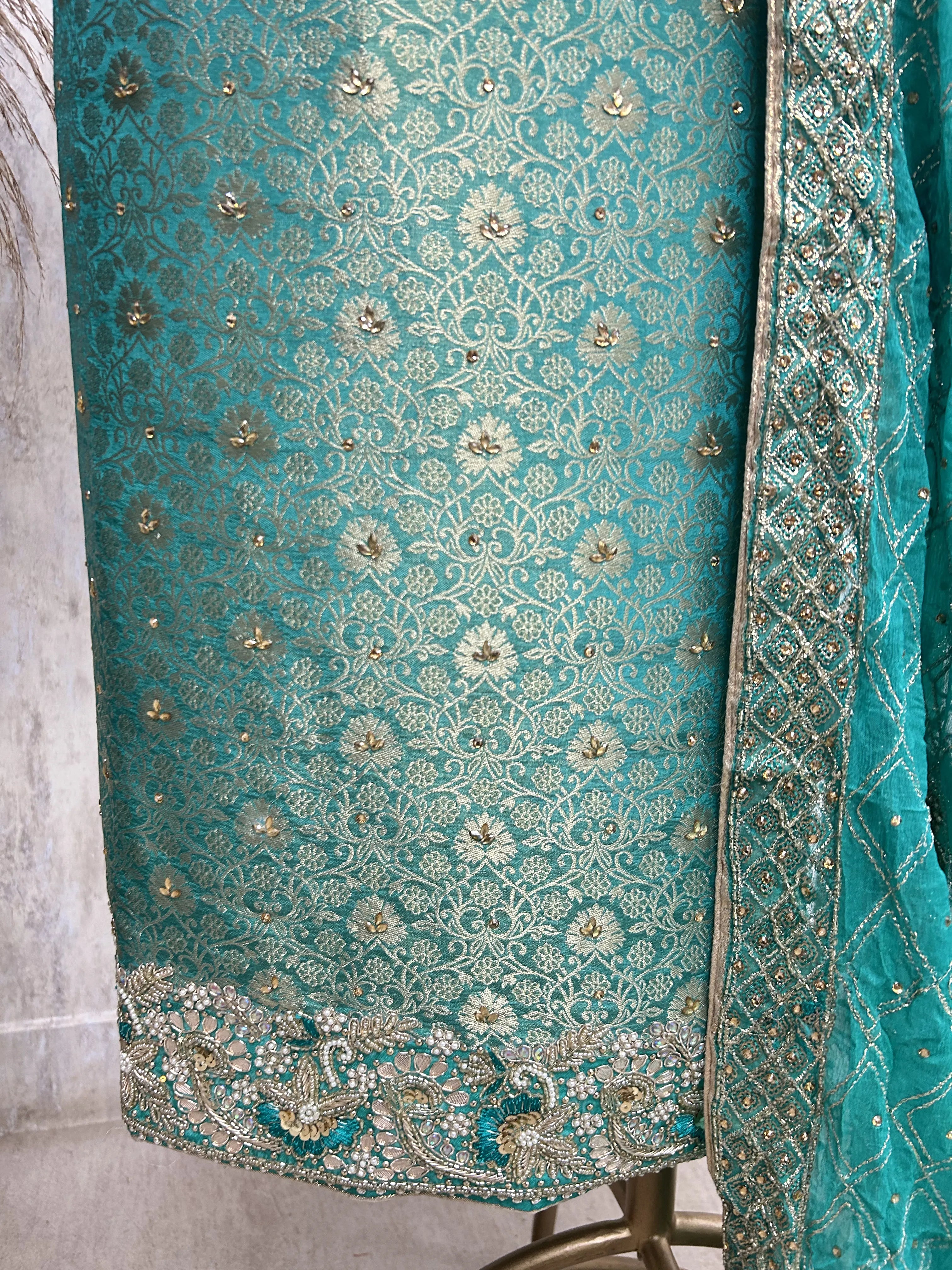 Festive Elegance Unstiched Suit
