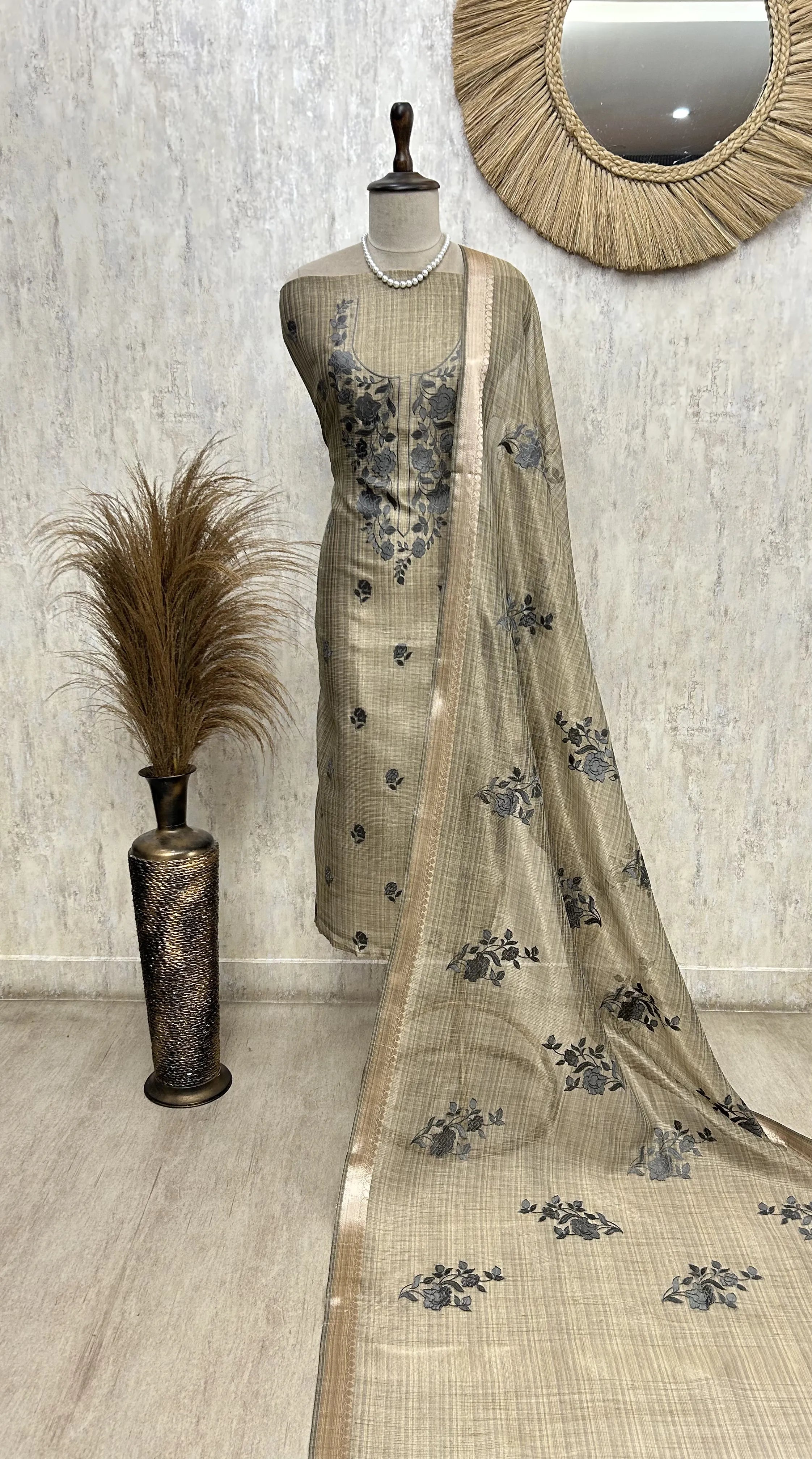 Classic Ethnic Charm Unstiched Suit