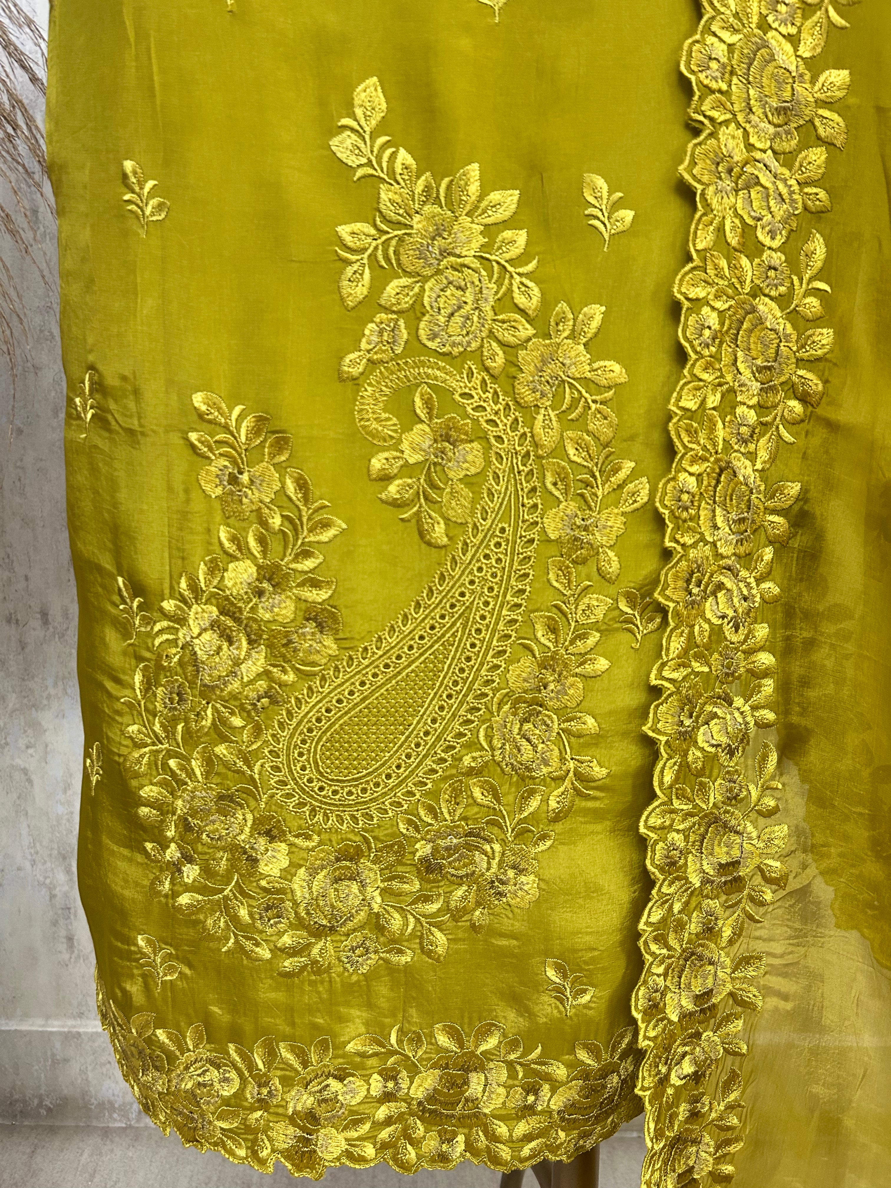 Rose Embroidered Grace Unstiched Suit