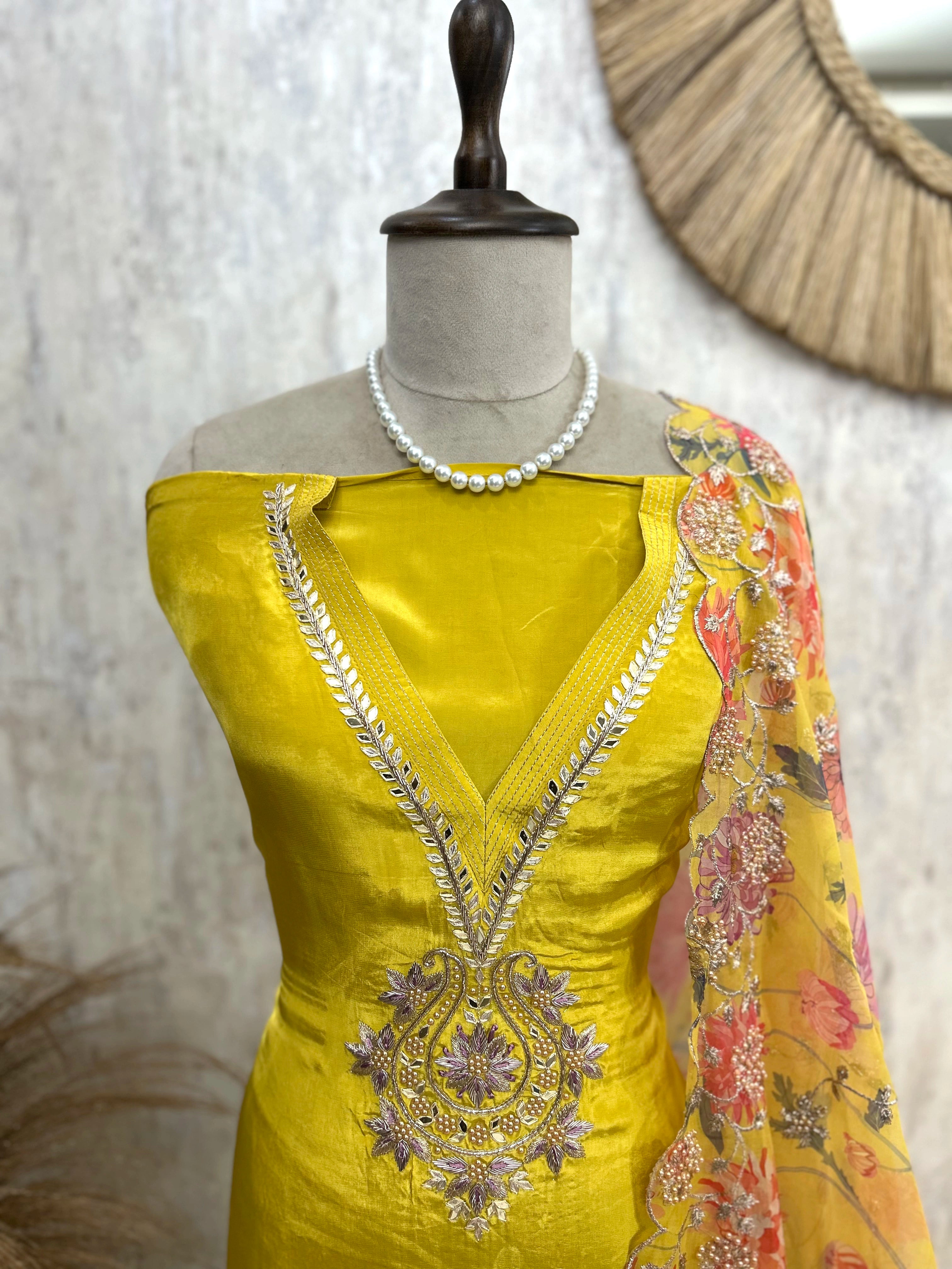 Crepe Unstitched Suit Set With Floral Organza Dupatta