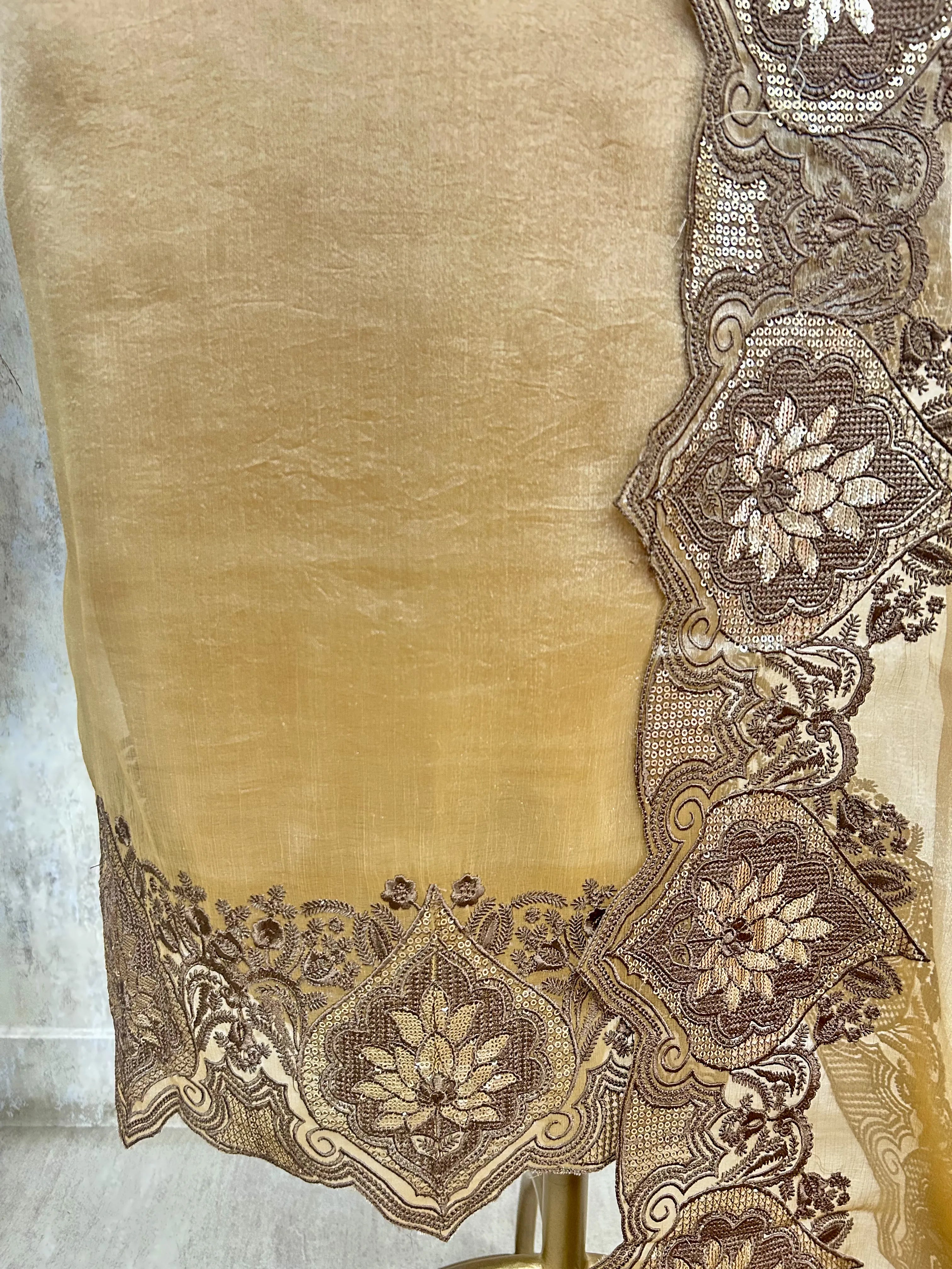 Regal Traditional Beauty Unstiched Suit