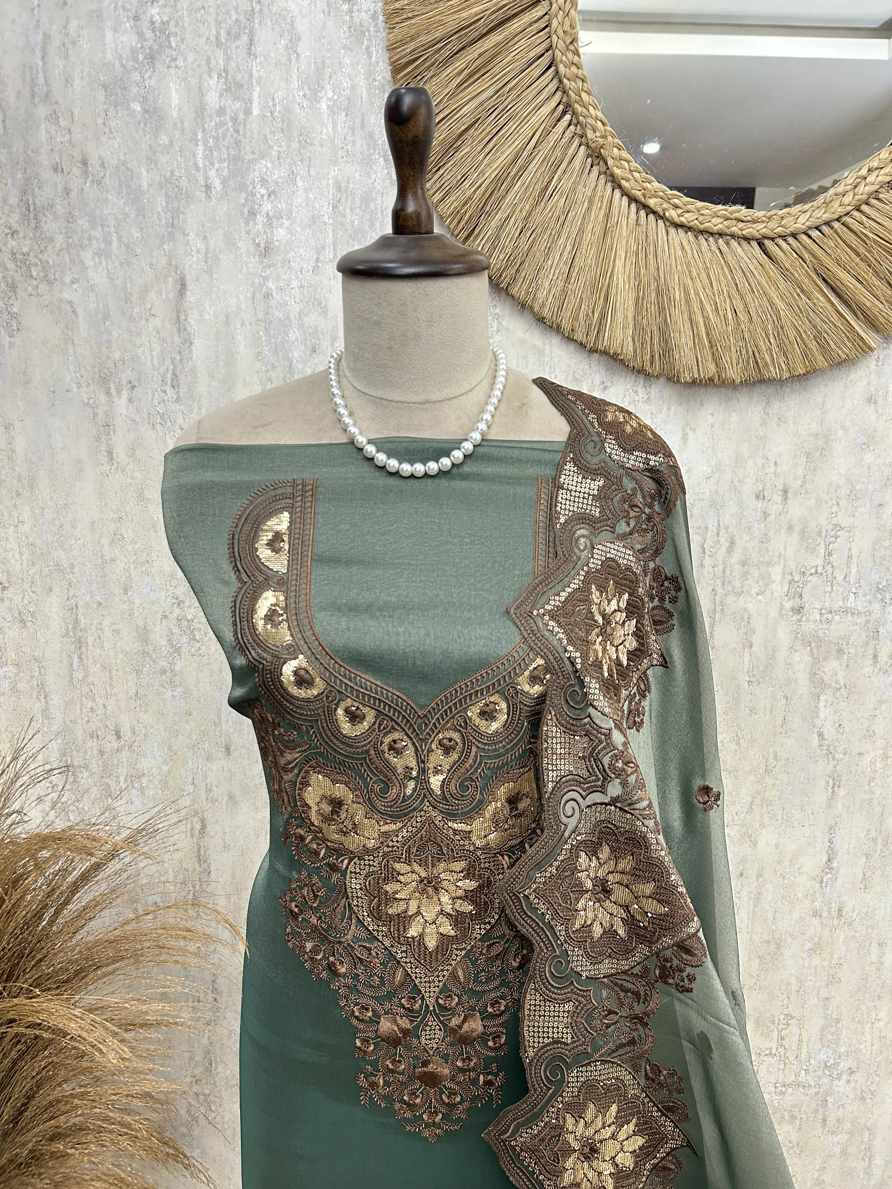 Regal Traditional Beauty Unstiched Suit