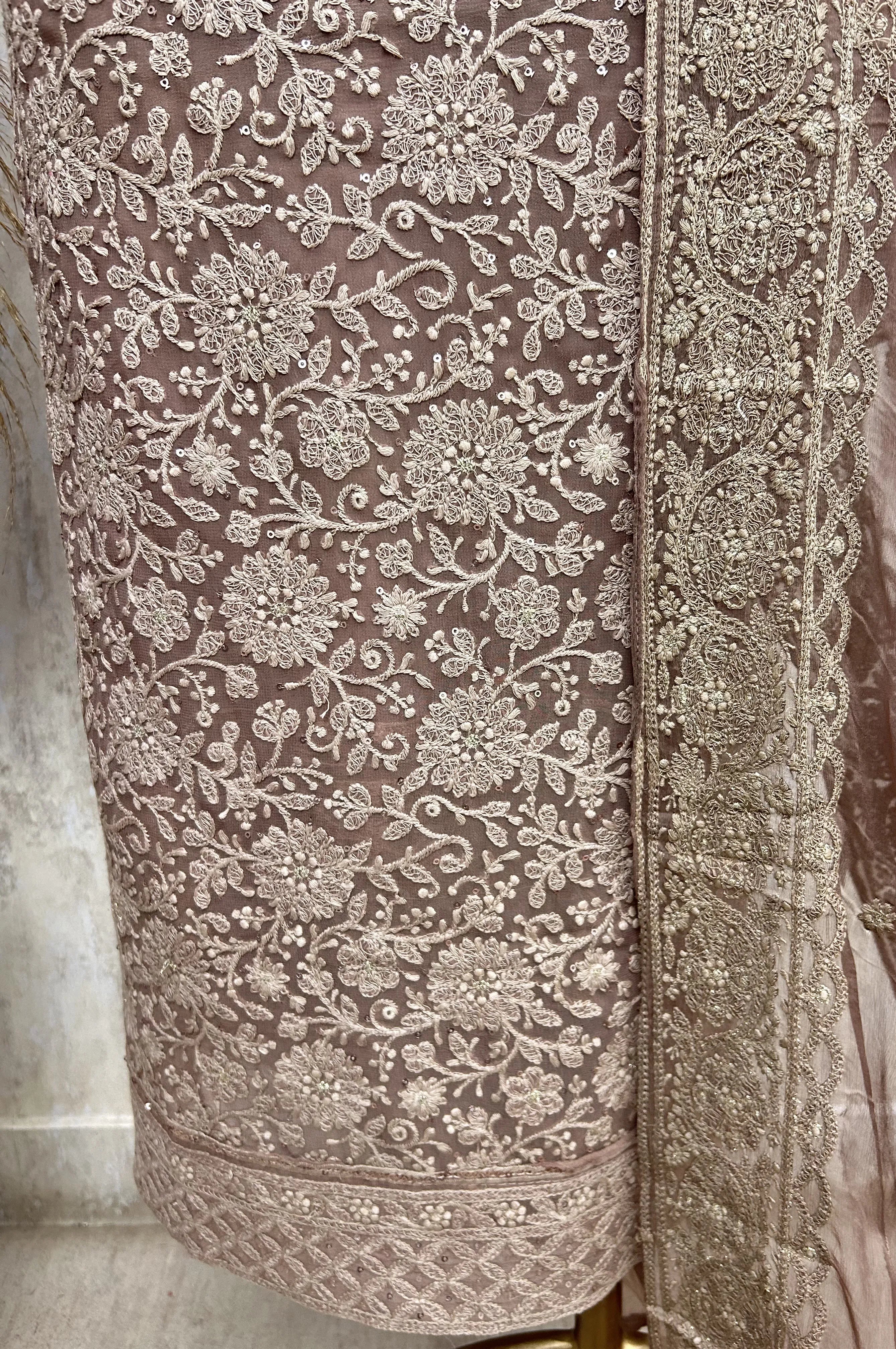 Graceful Lucknowis Unstiched Suit