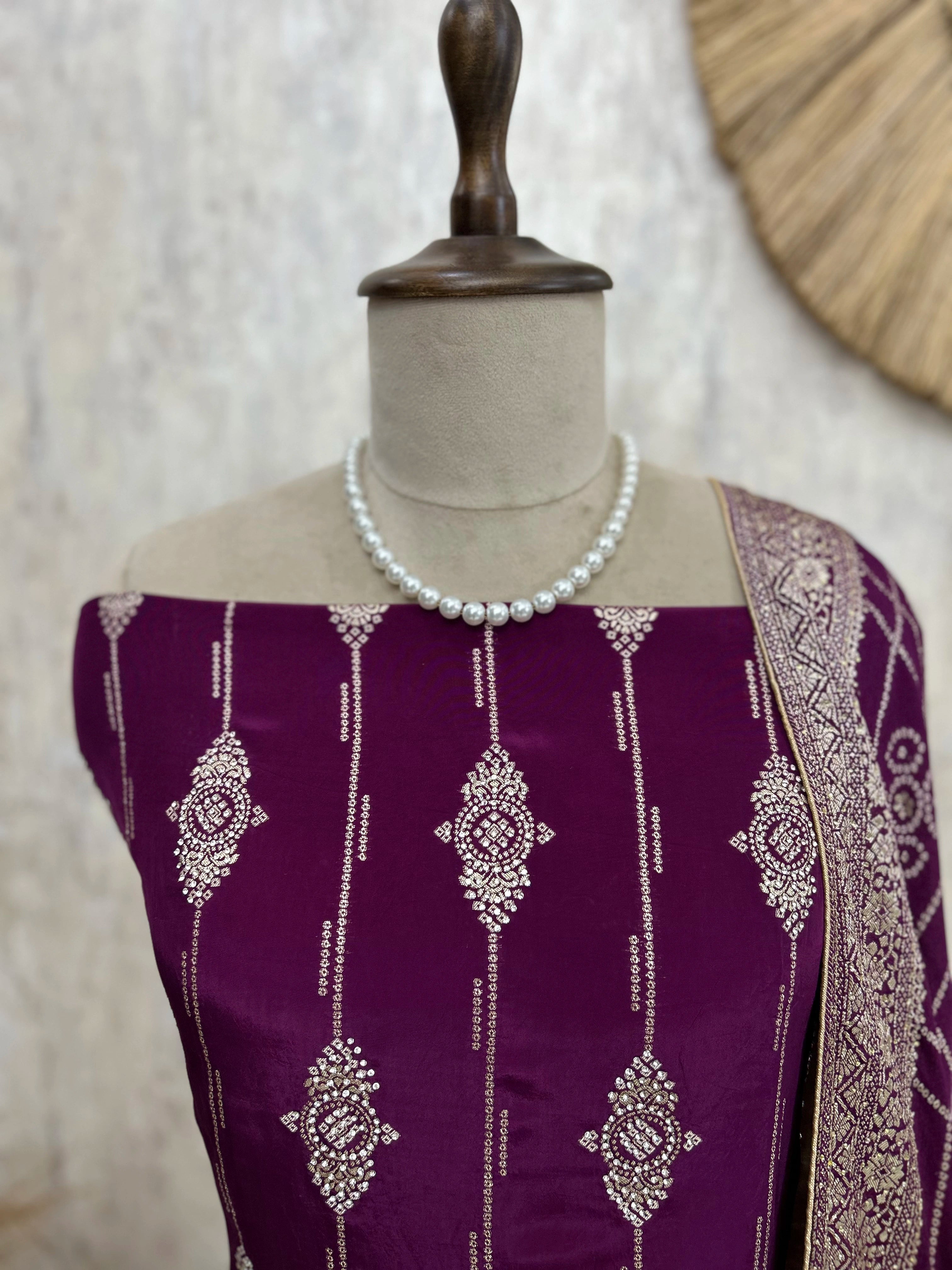 Crepe Unstitched Suit Set Symmetric Design