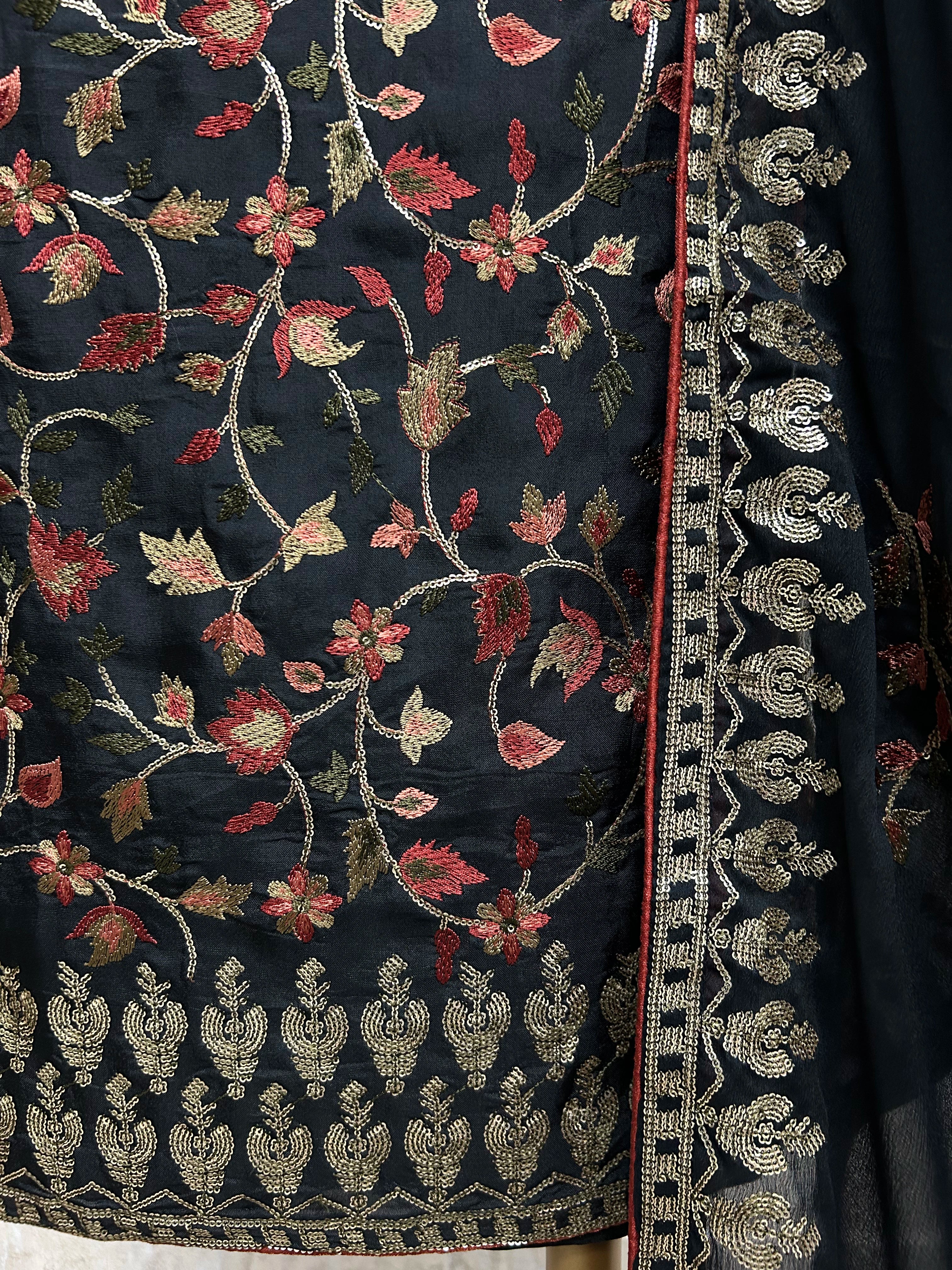 Unstitched Suit Set Opada with Thread Embroidery